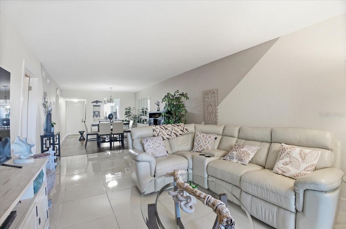 Image 10 of 31 For 3710 Lake Bayshore Drive K416