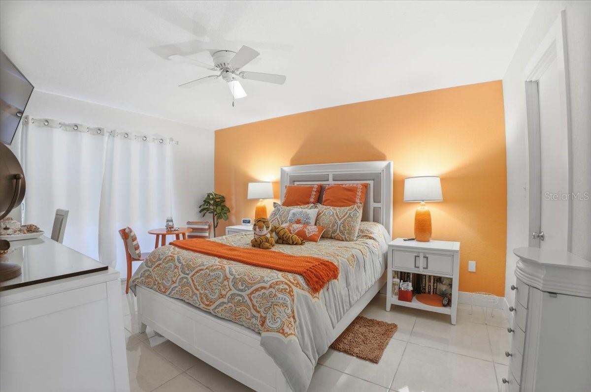 Image 11 of 31 For 3710 Lake Bayshore Drive K416