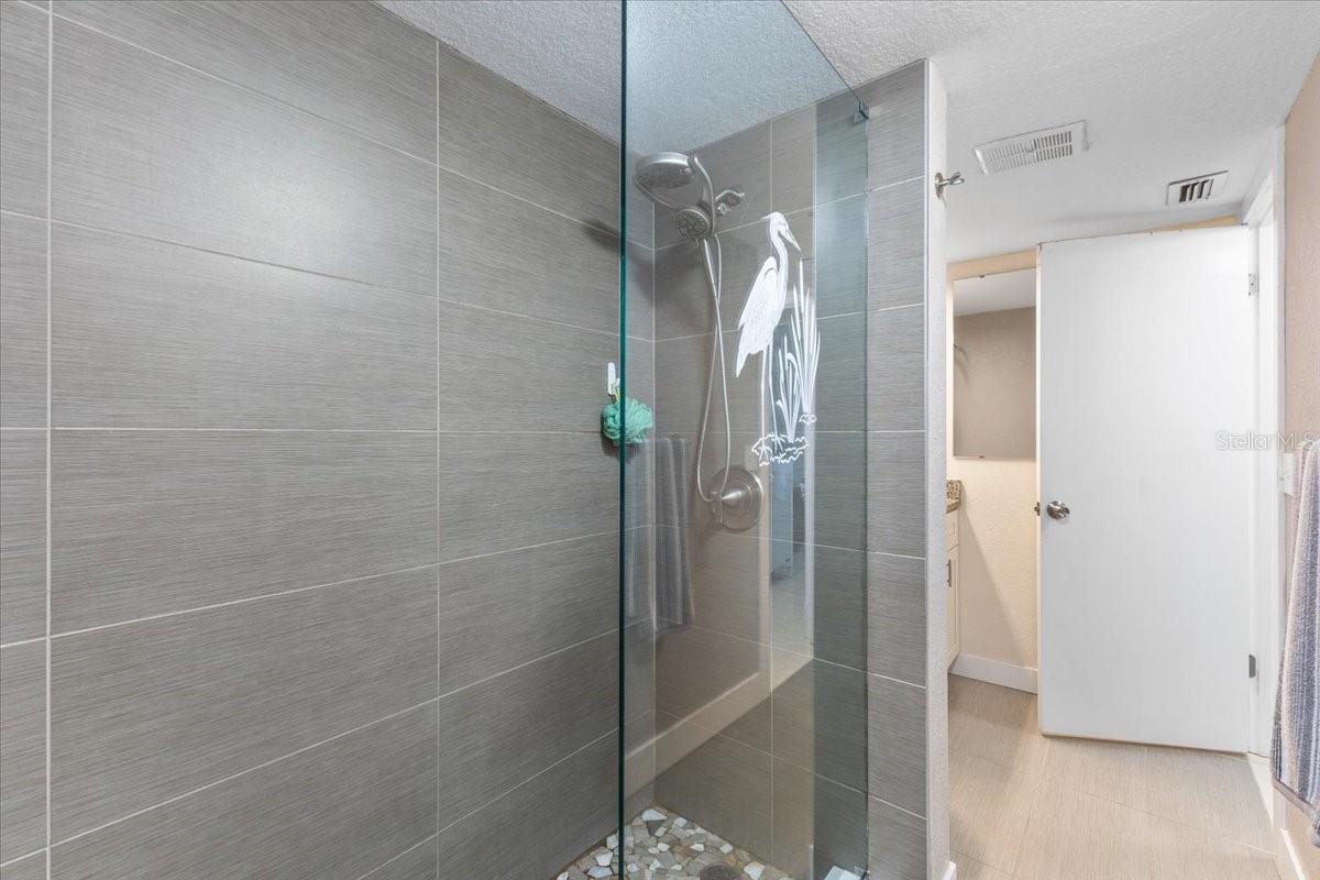 Image 15 of 31 For 3710 Lake Bayshore Drive K416