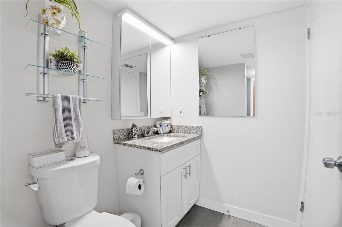 Image 19 of 31 For 3710 Lake Bayshore Drive K416