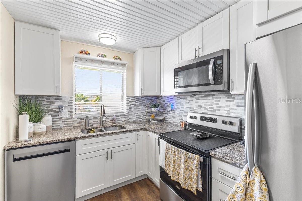 Image 2 of 31 For 3710 Lake Bayshore Drive K416