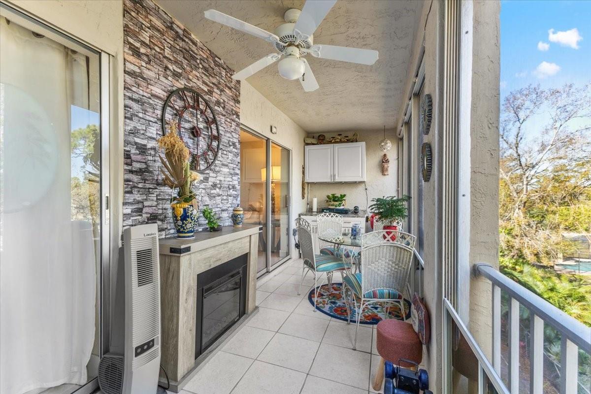 Image 21 of 31 For 3710 Lake Bayshore Drive K416