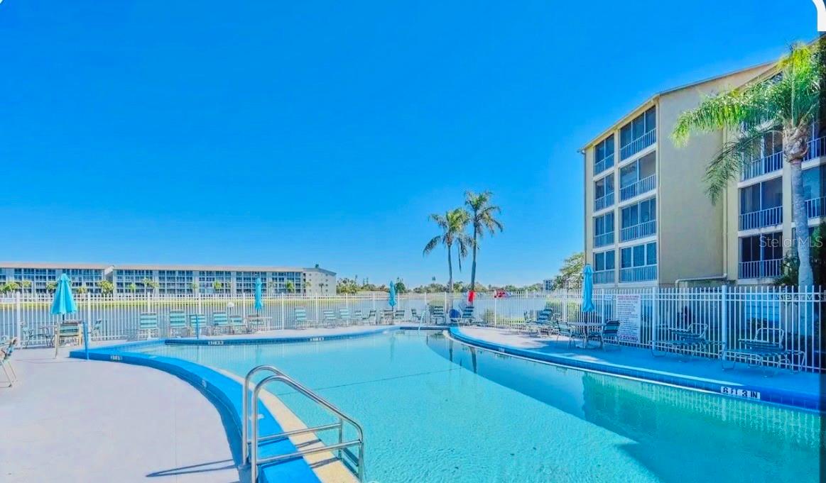 Image 24 of 31 For 3710 Lake Bayshore Drive K416