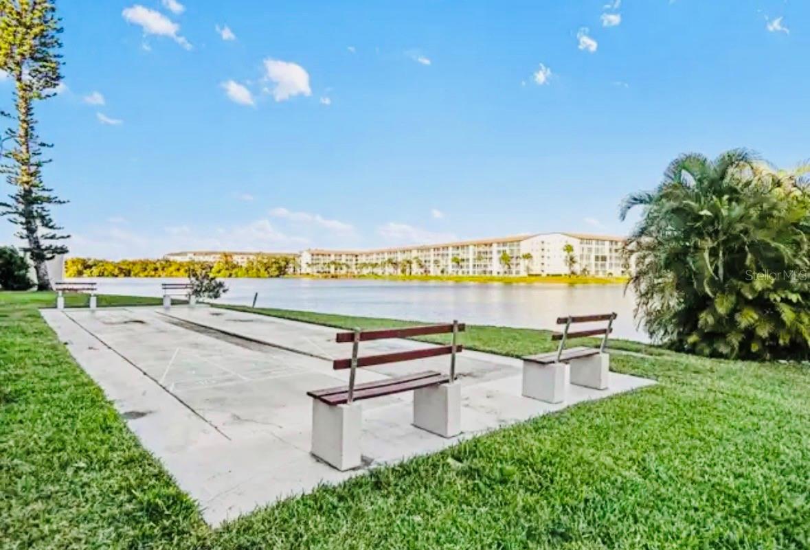 Image 26 of 31 For 3710 Lake Bayshore Drive K416