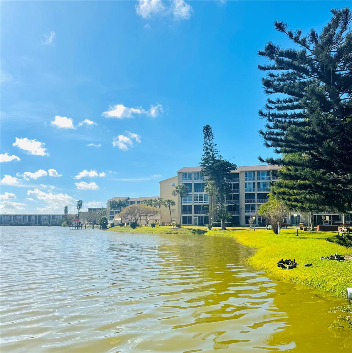 Image 27 of 31 For 3710 Lake Bayshore Drive K416