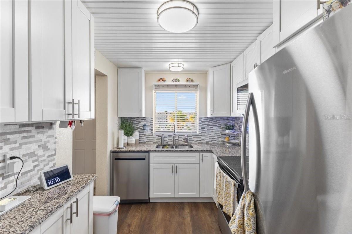 Image 3 of 31 For 3710 Lake Bayshore Drive K416