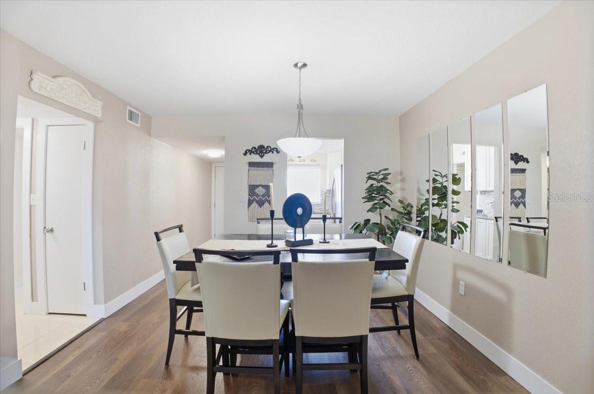 Image 6 of 31 For 3710 Lake Bayshore Drive K416