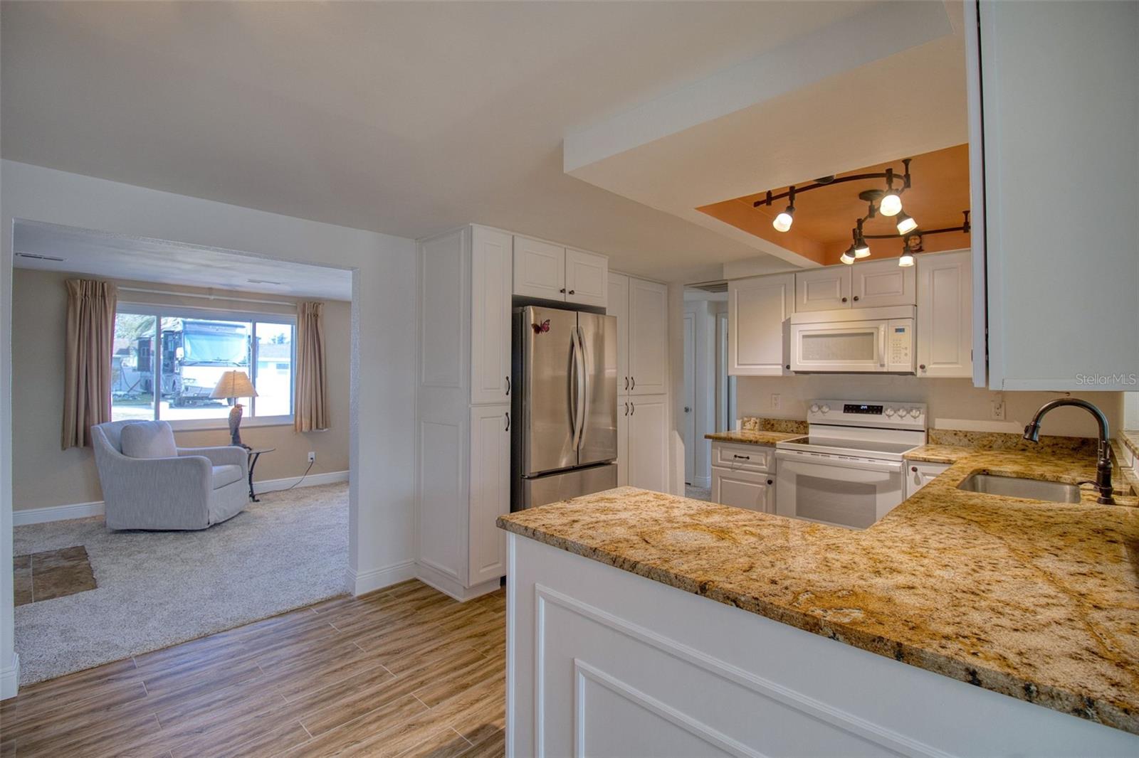 Image 9 of 31 For 13525 Maria Drive