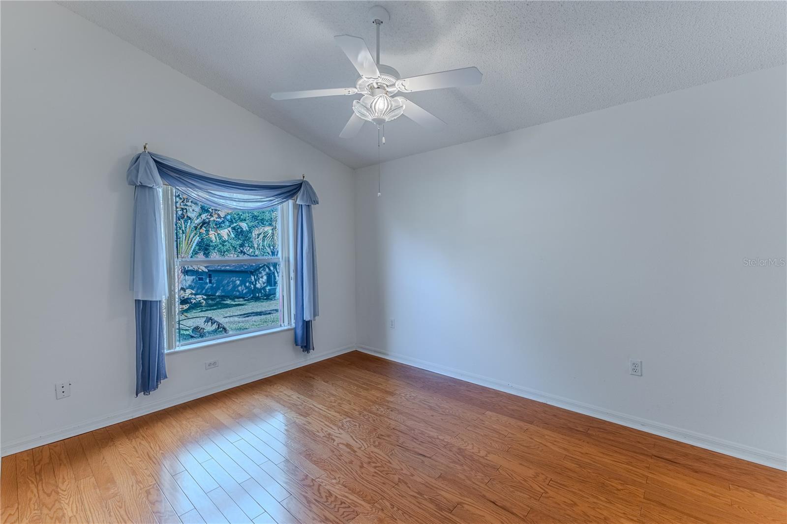 Image 33 of 55 For 239 Longleaf Court