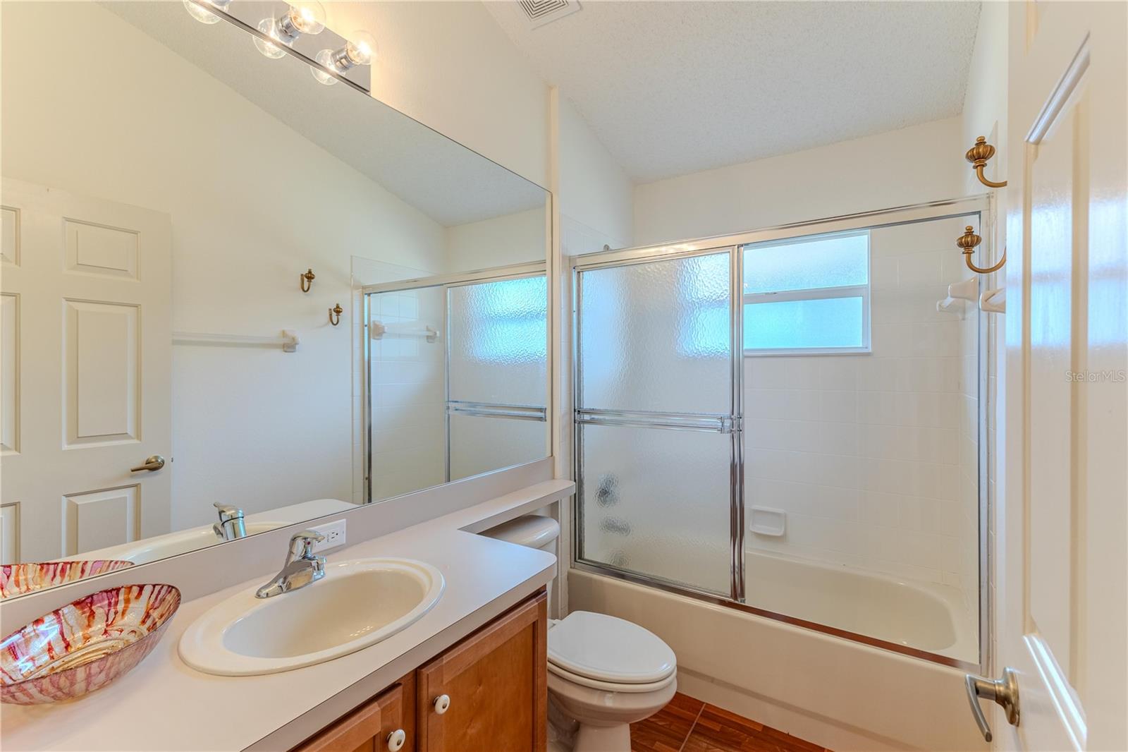 Image 36 of 55 For 239 Longleaf Court