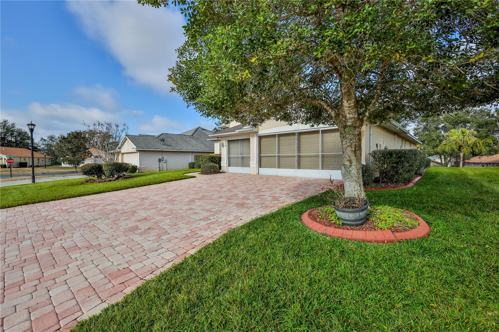 Image 4 of 55 For 239 Longleaf Court