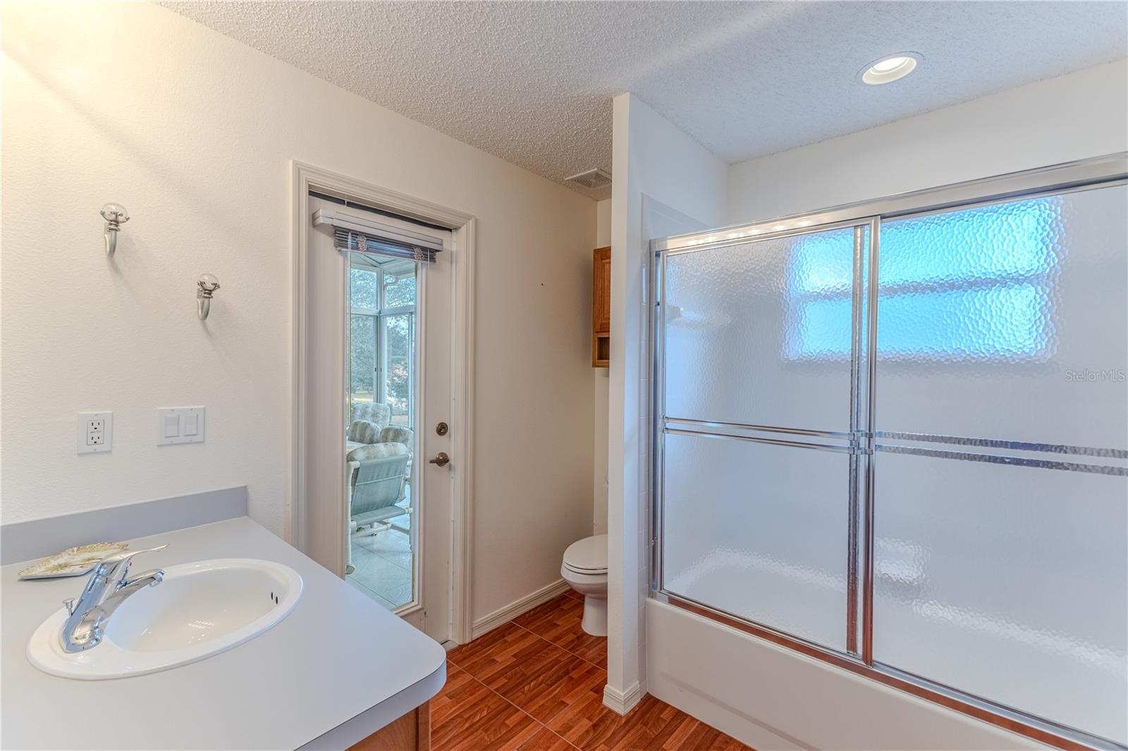 Image 43 of 55 For 239 Longleaf Court