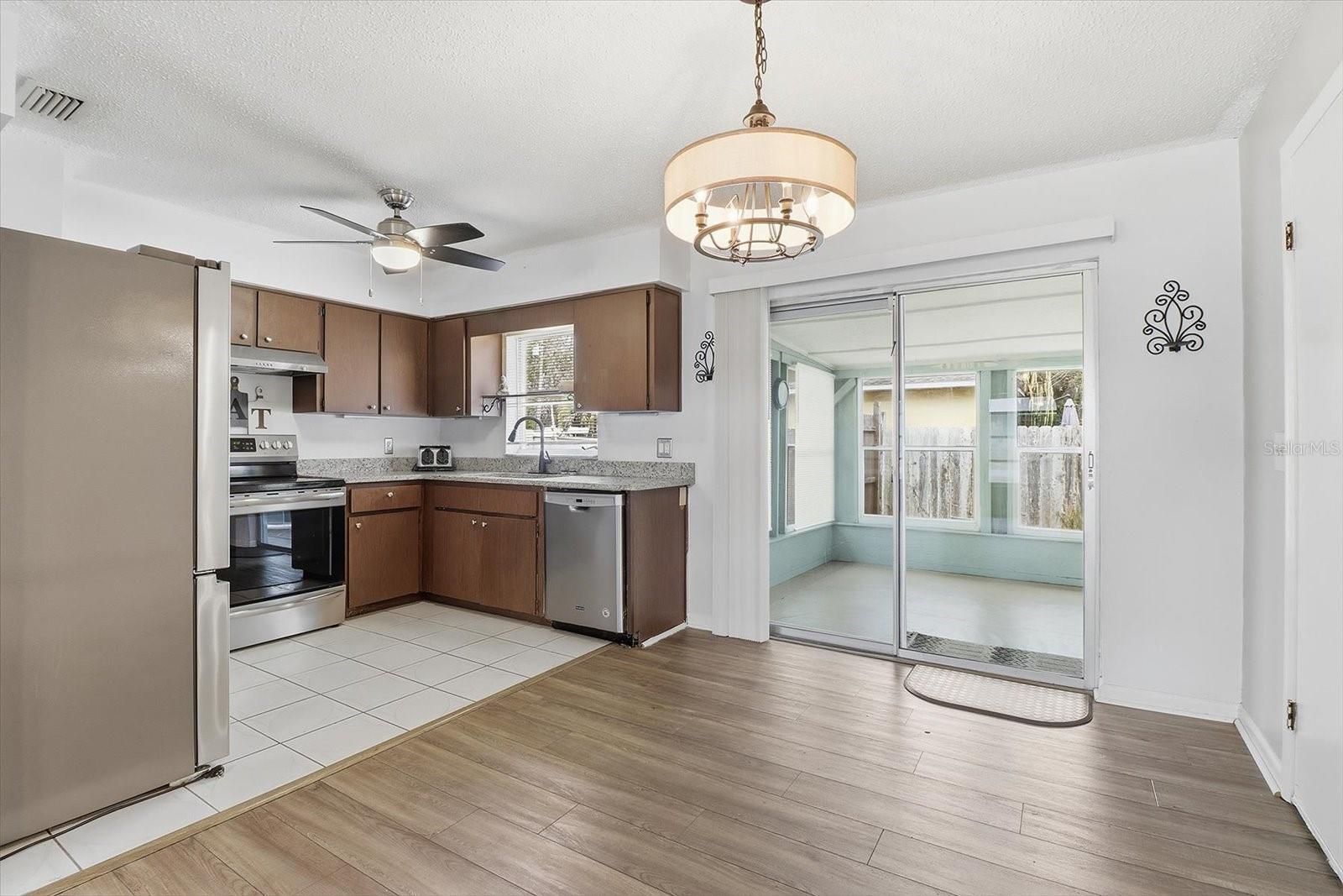 Image 11 of 36 For 2341 Whitier Point