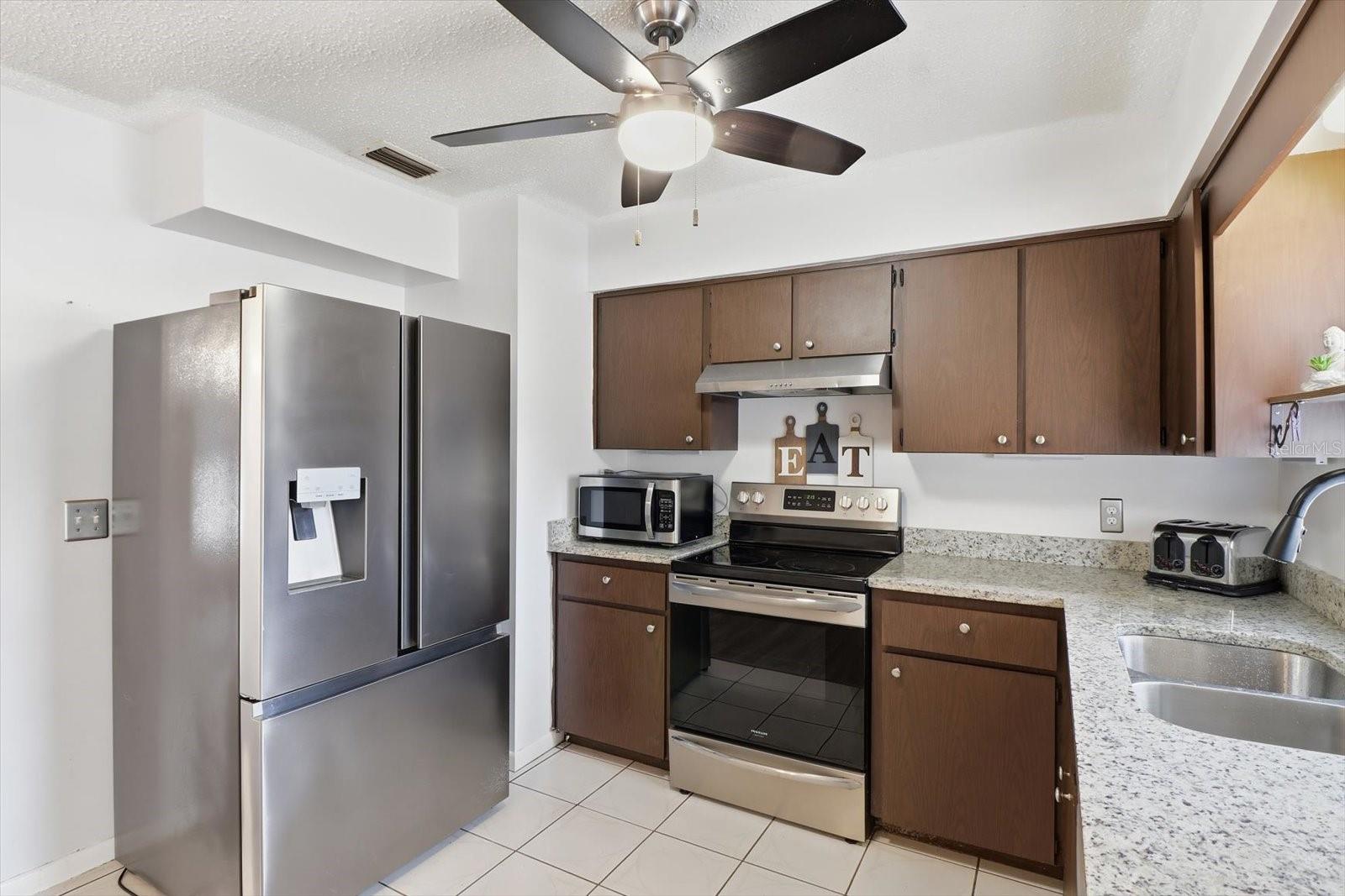 Image 15 of 36 For 2341 Whitier Point