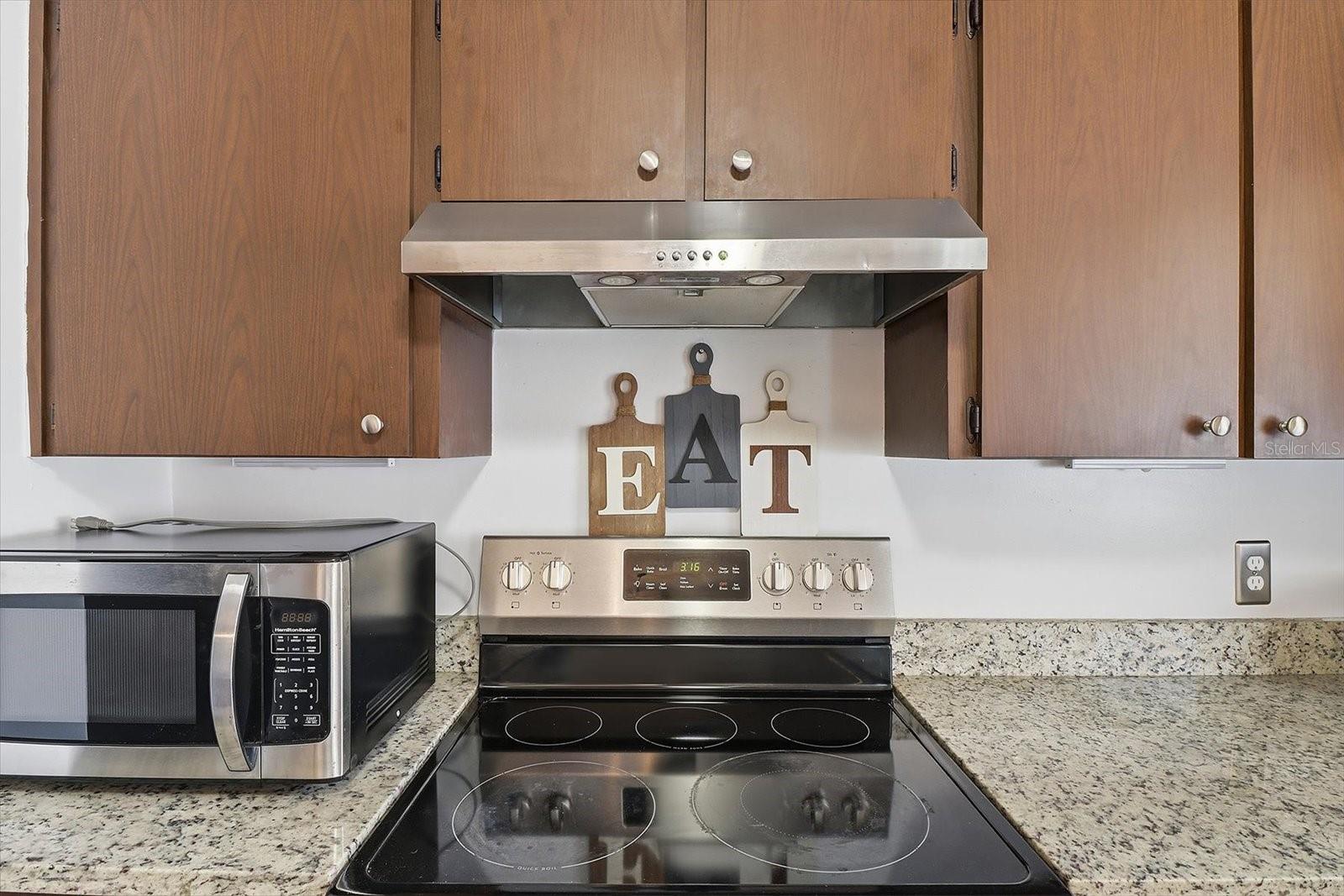 Image 17 of 36 For 2341 Whitier Point