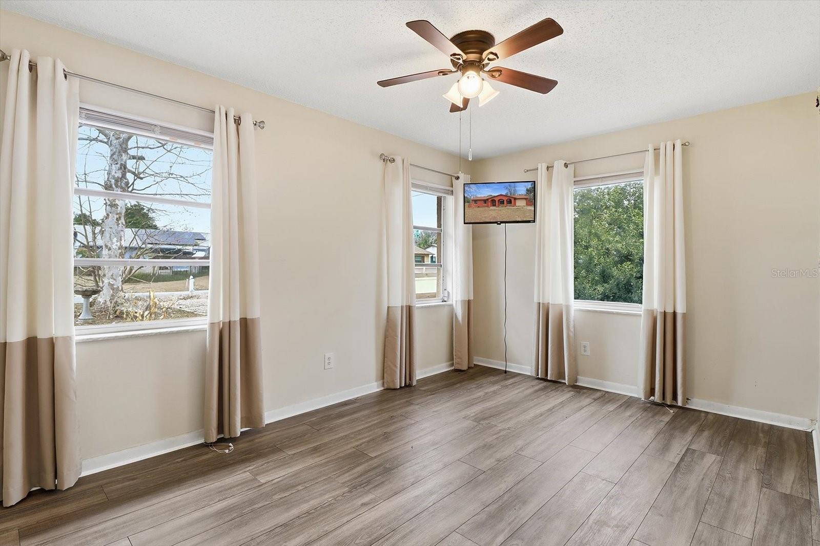 Image 22 of 36 For 2341 Whitier Point