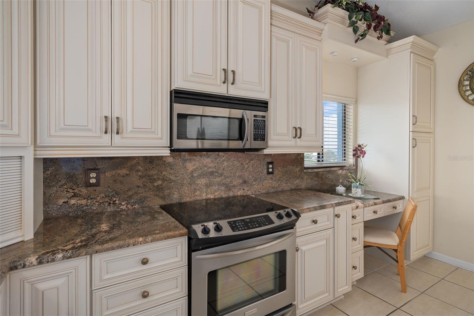 Image 18 of 67 For 4620 Bay Boulevard 1158