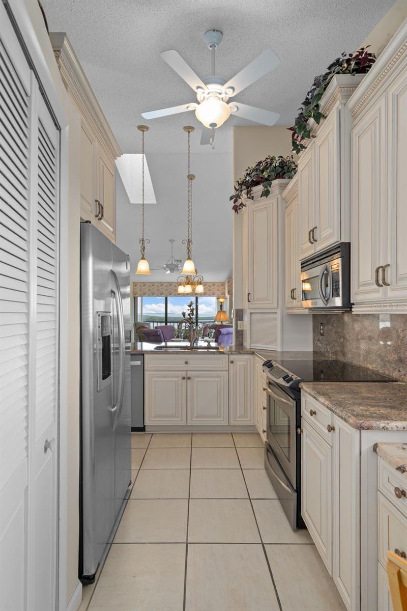 Image 21 of 67 For 4620 Bay Boulevard 1158