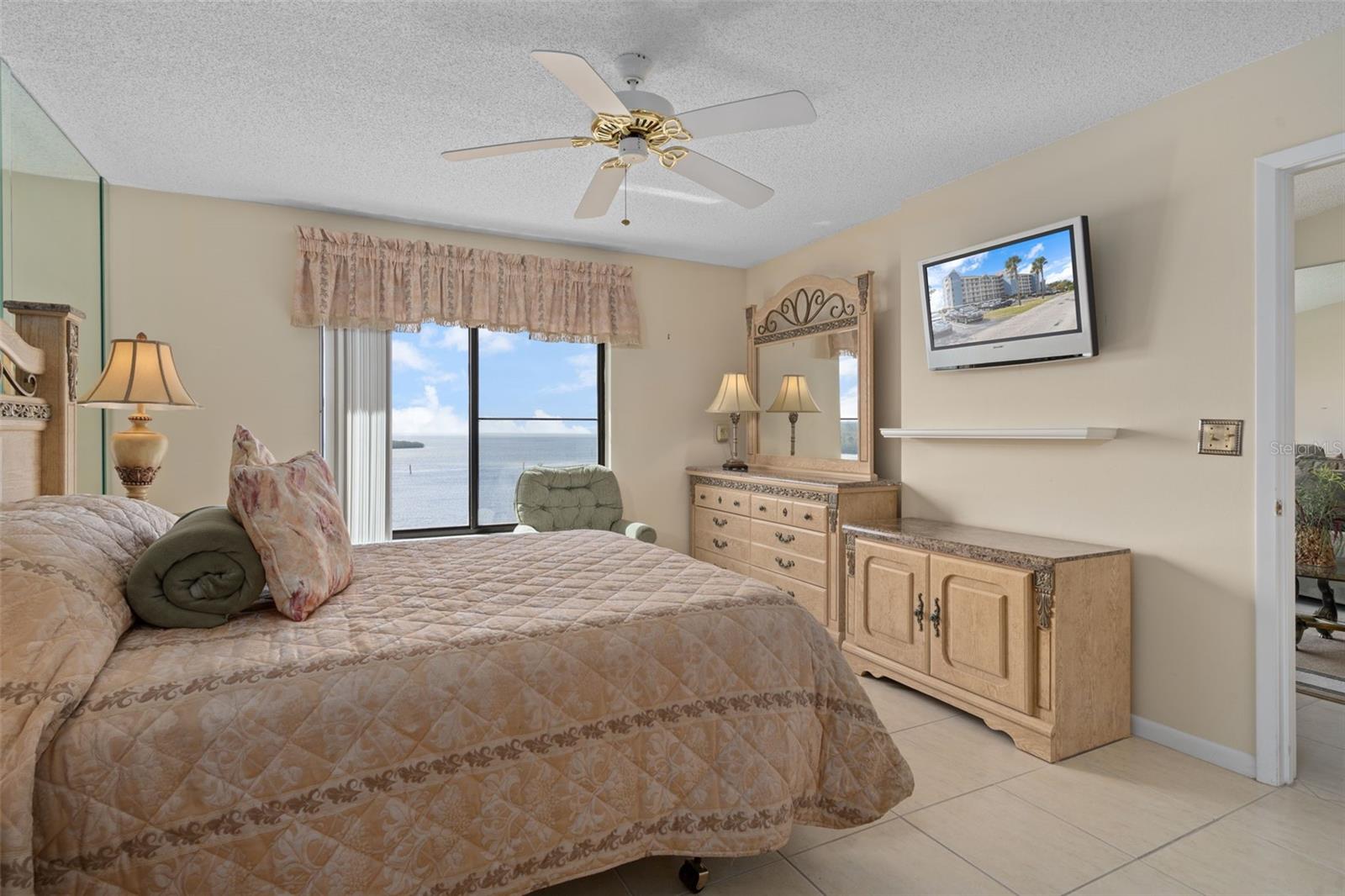 Image 28 of 67 For 4620 Bay Boulevard 1158