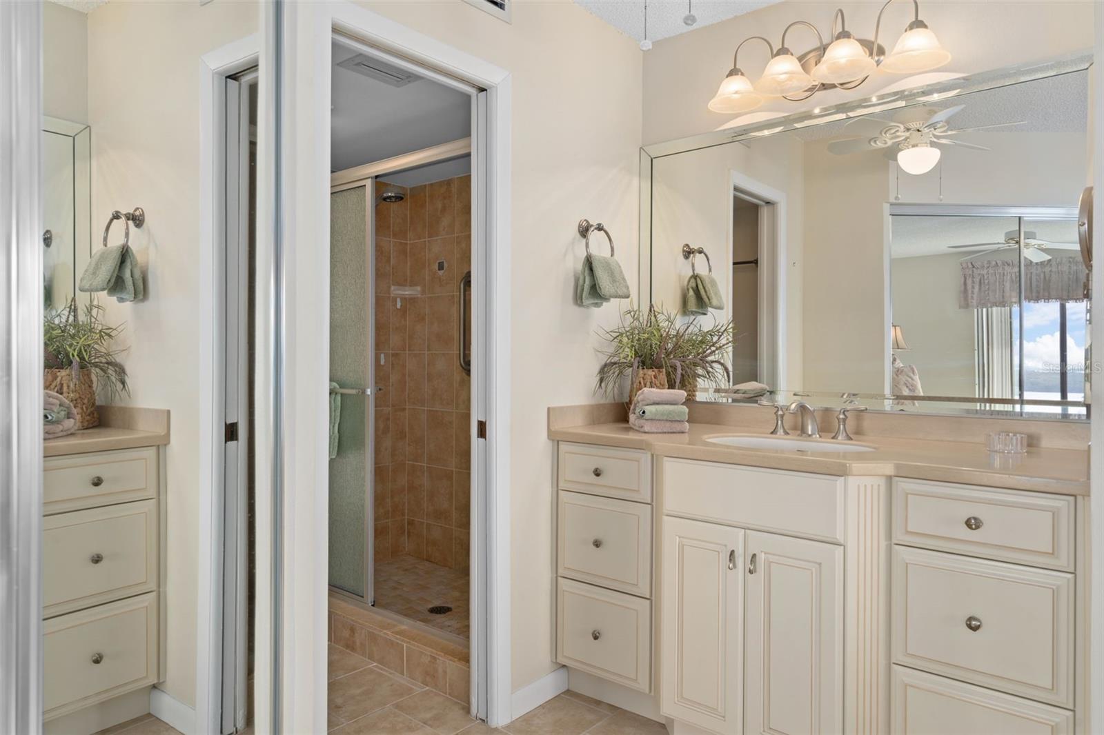 Image 30 of 67 For 4620 Bay Boulevard 1158