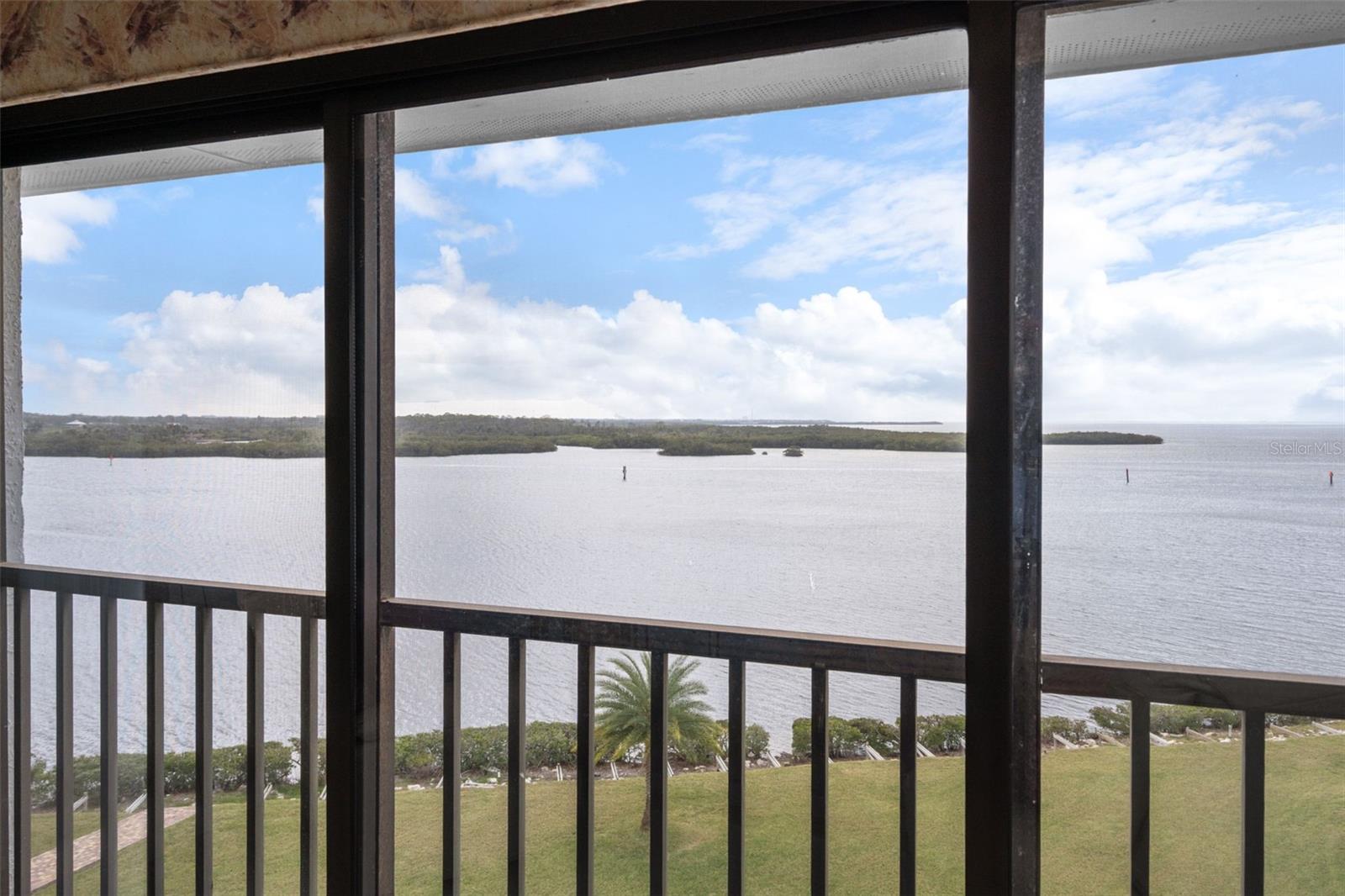 Image 36 of 67 For 4620 Bay Boulevard 1158