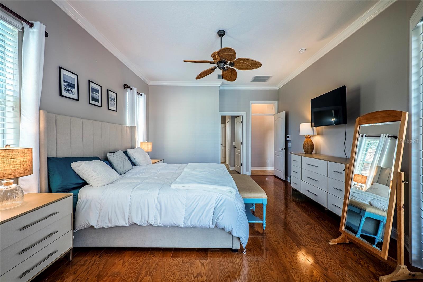 Image 23 of 75 For 10653 Garda Drive