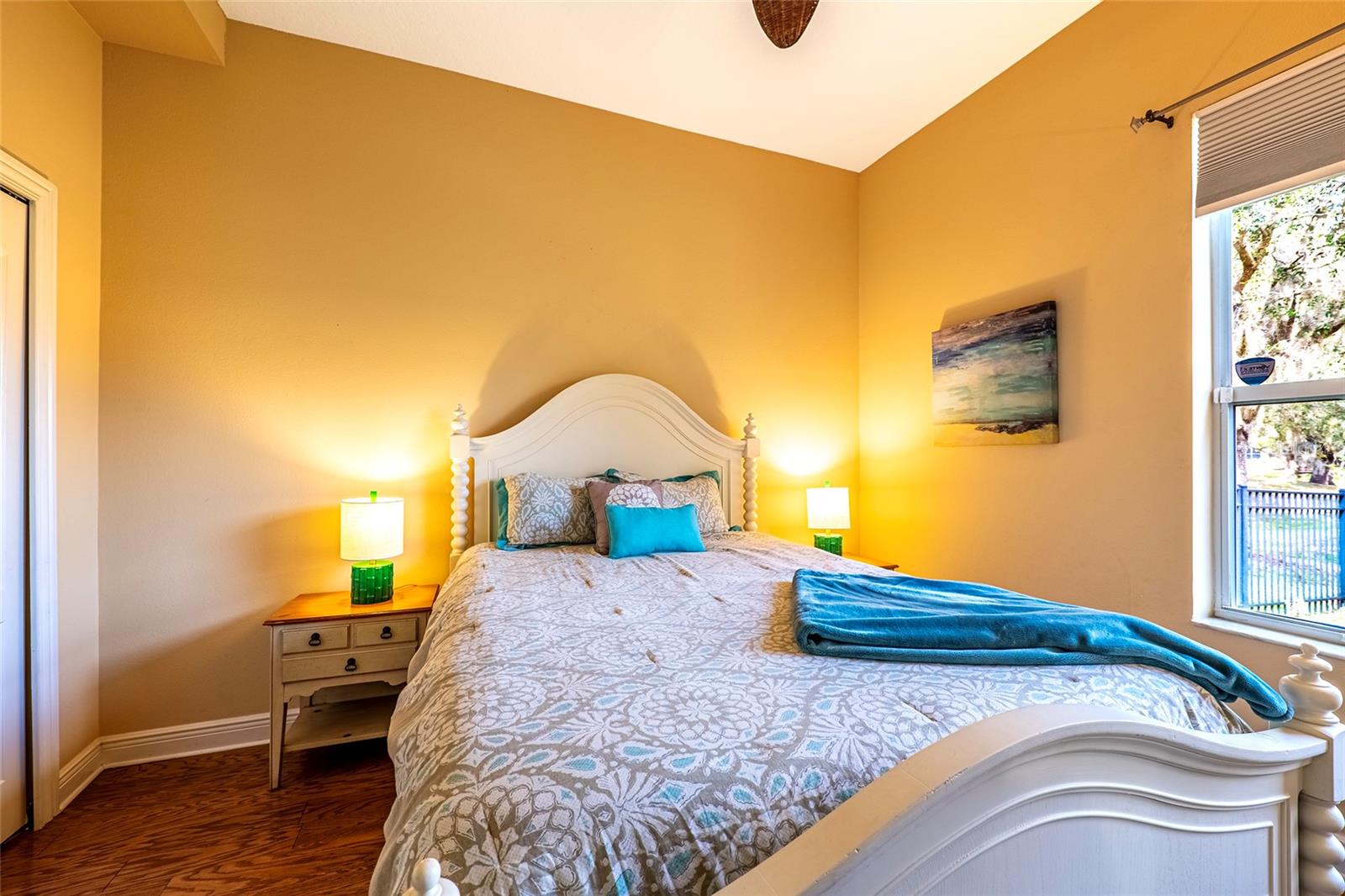 Image 28 of 75 For 10653 Garda Drive