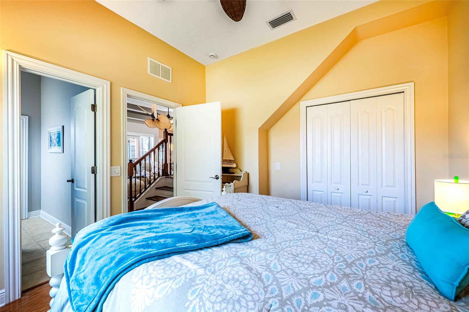 Image 29 of 75 For 10653 Garda Drive