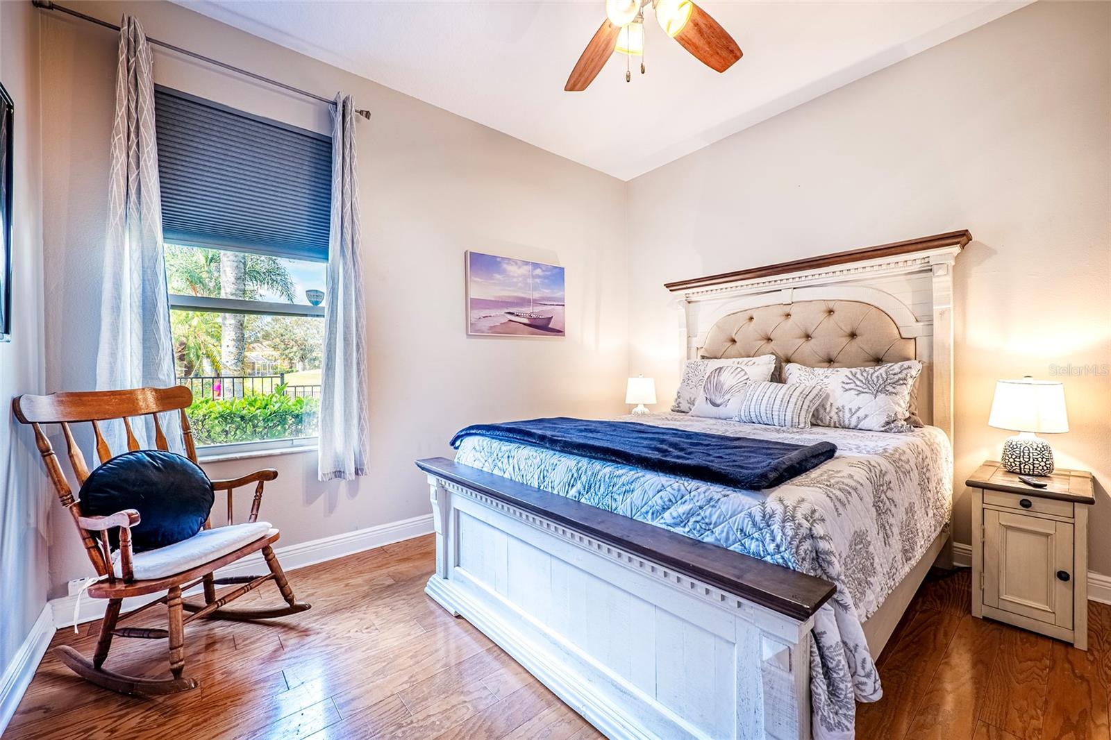 Image 32 of 75 For 10653 Garda Drive