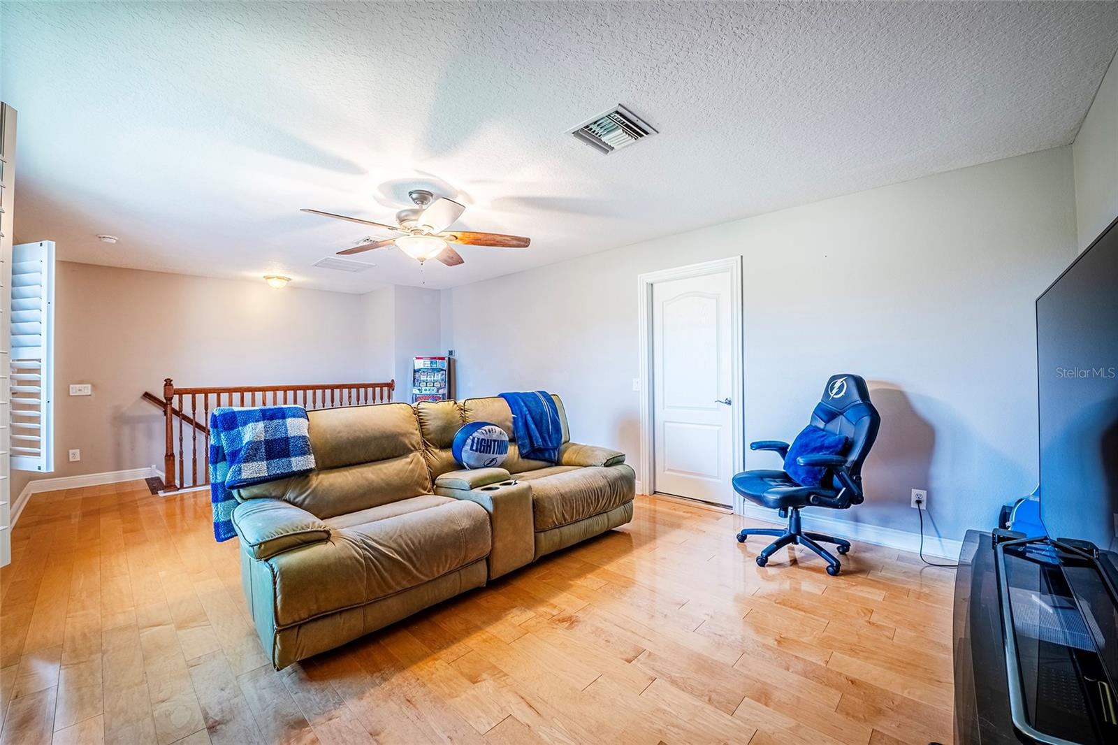 Image 39 of 75 For 10653 Garda Drive