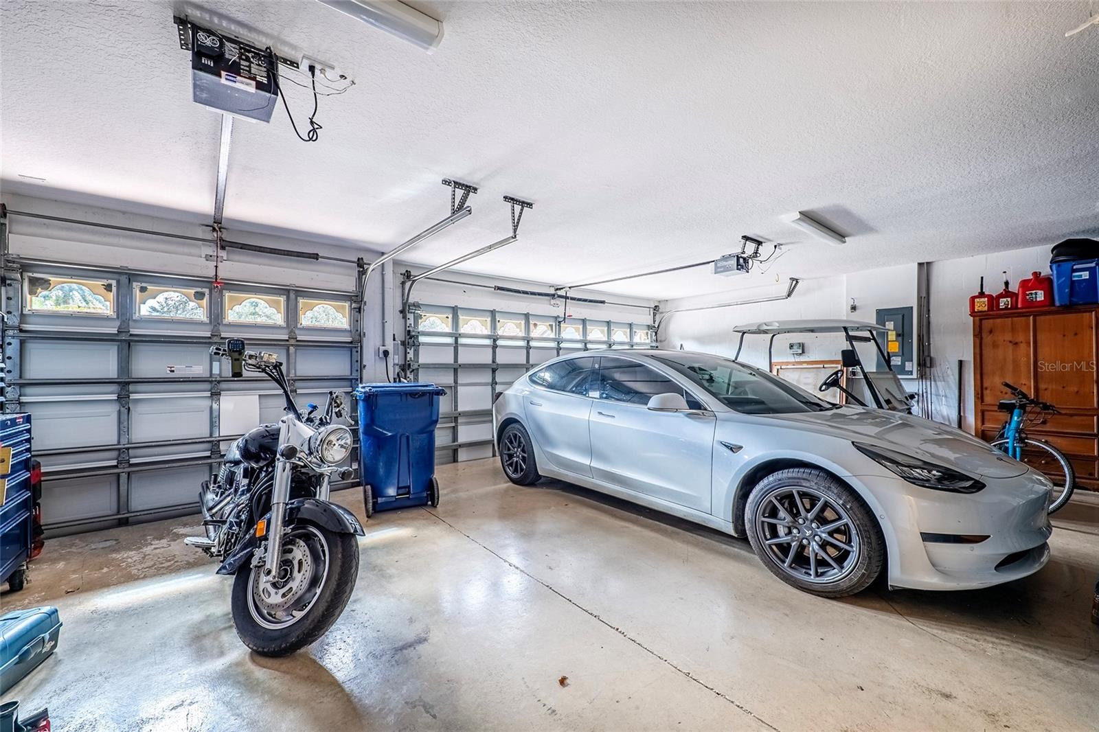 Image 41 of 75 For 10653 Garda Drive