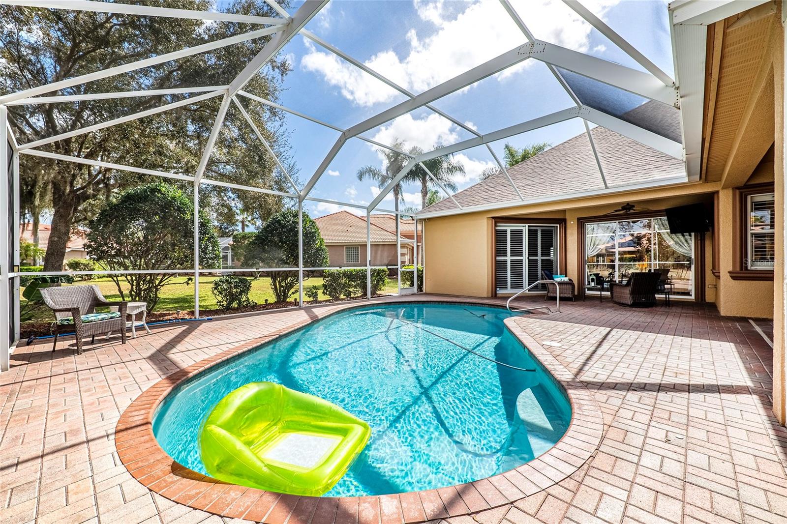 Image 46 of 75 For 10653 Garda Drive