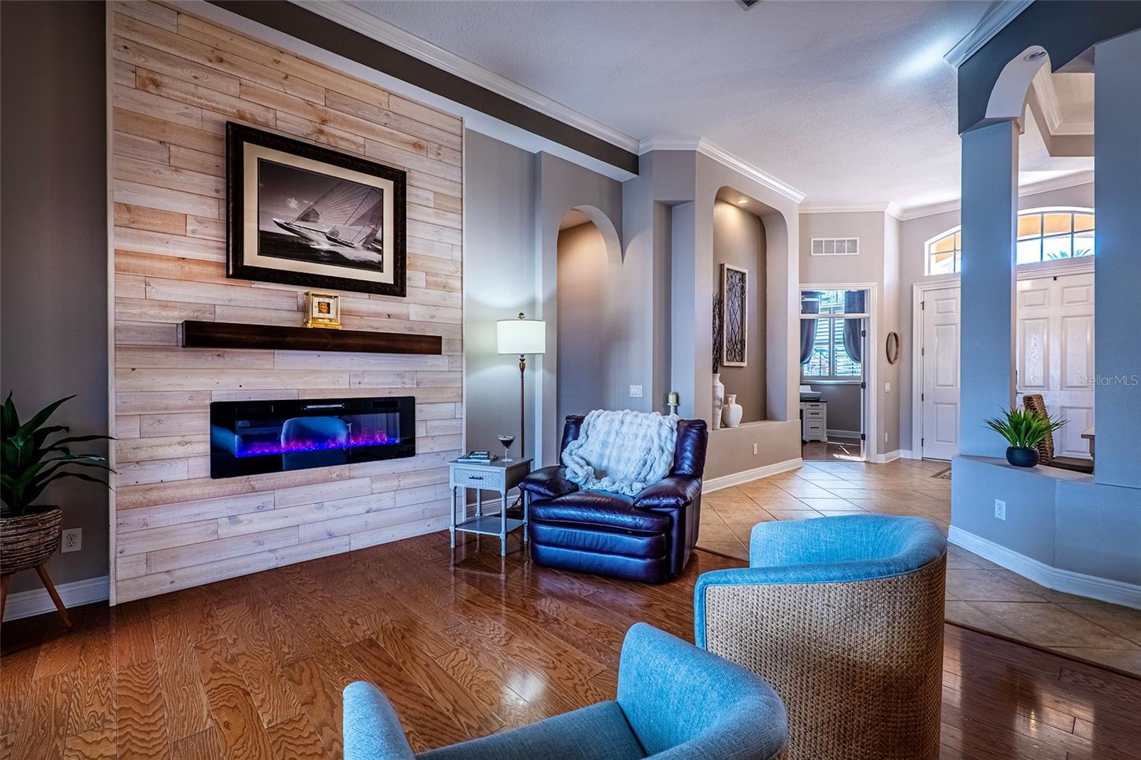 Image 6 of 75 For 10653 Garda Drive