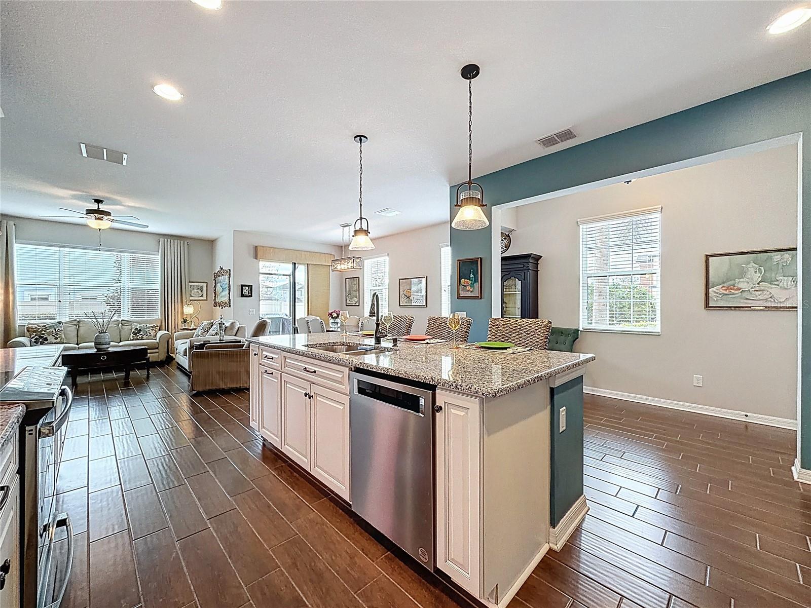 Image 10 of 51 For 1914 Lake Waters Place