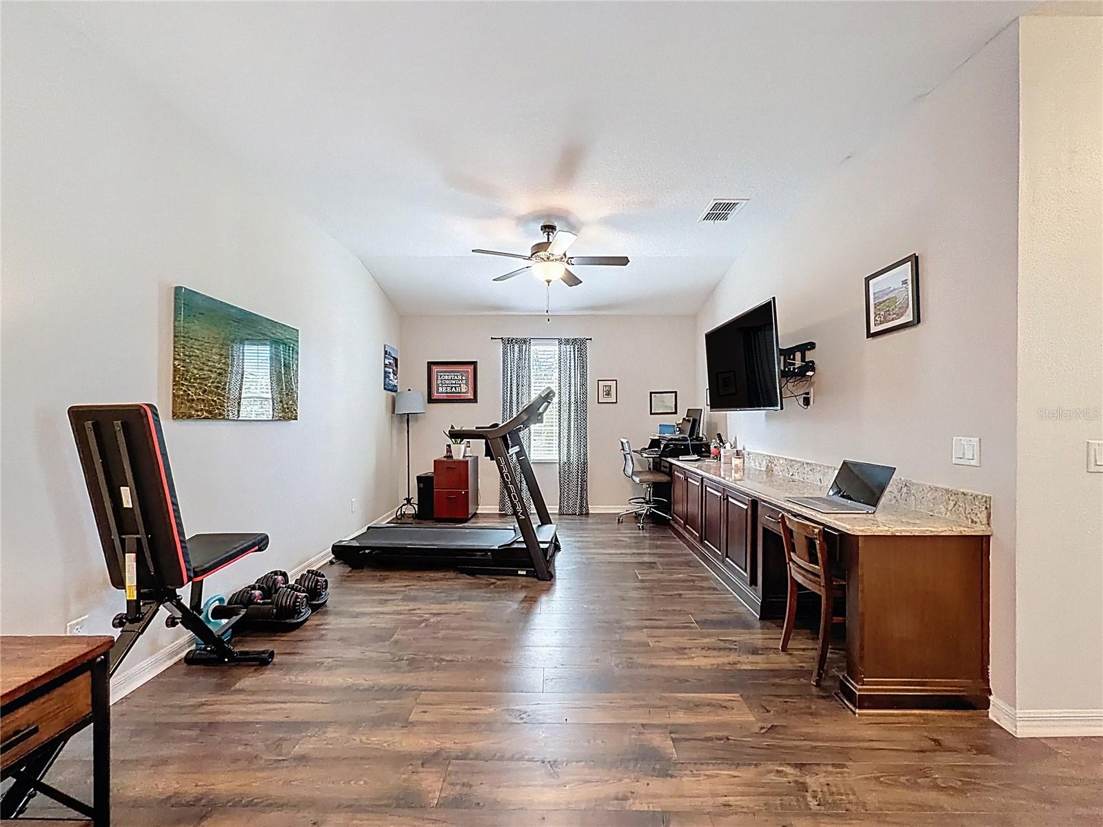 Image 18 of 51 For 1914 Lake Waters Place