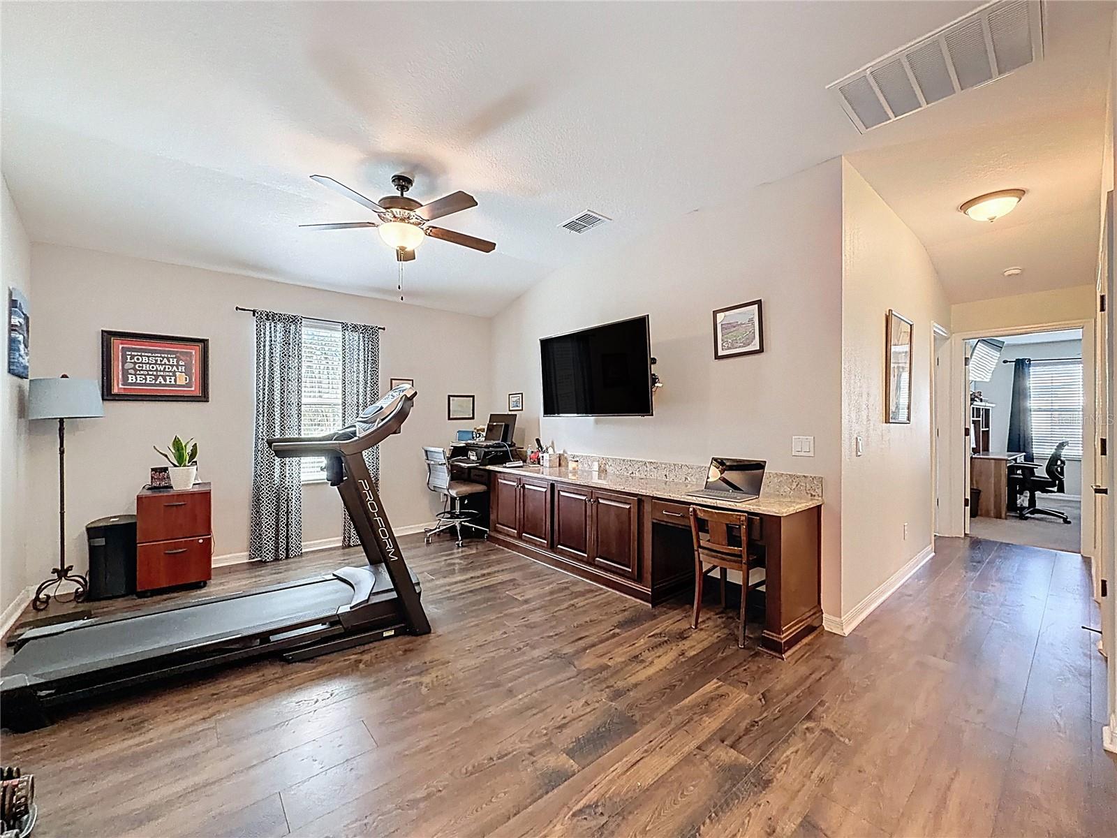 Image 19 of 51 For 1914 Lake Waters Place