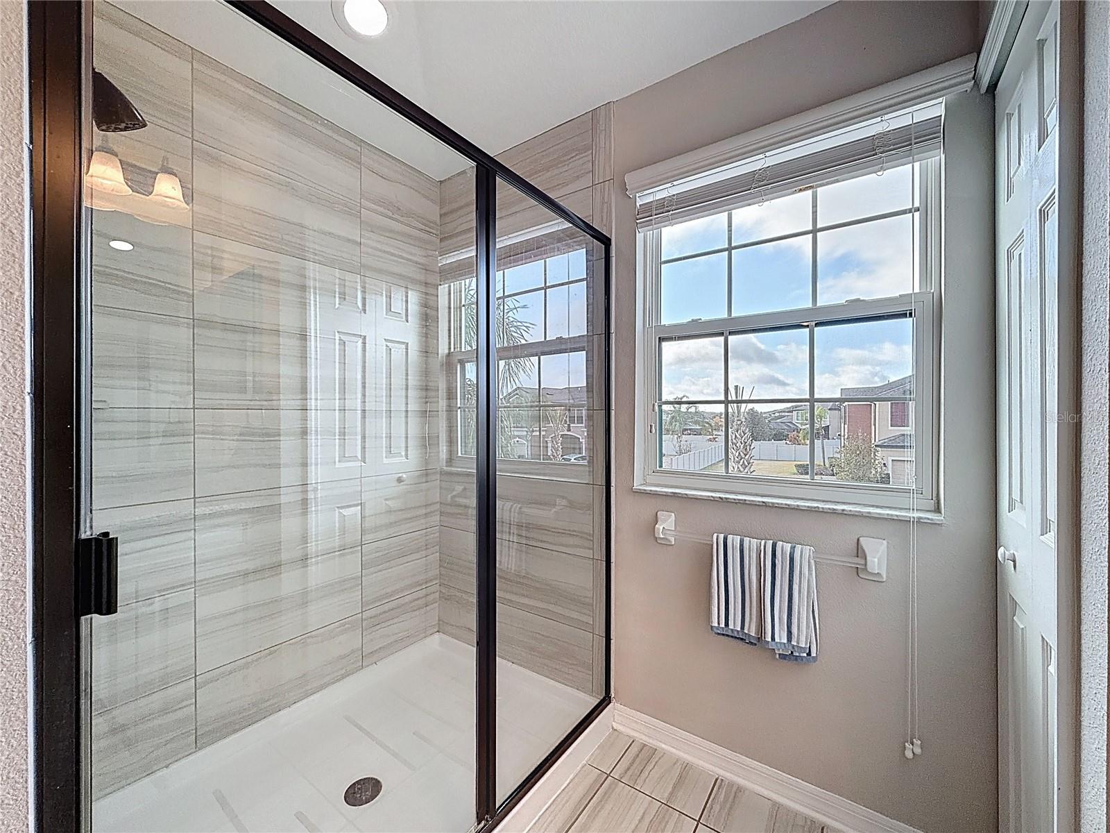 Image 23 of 51 For 1914 Lake Waters Place