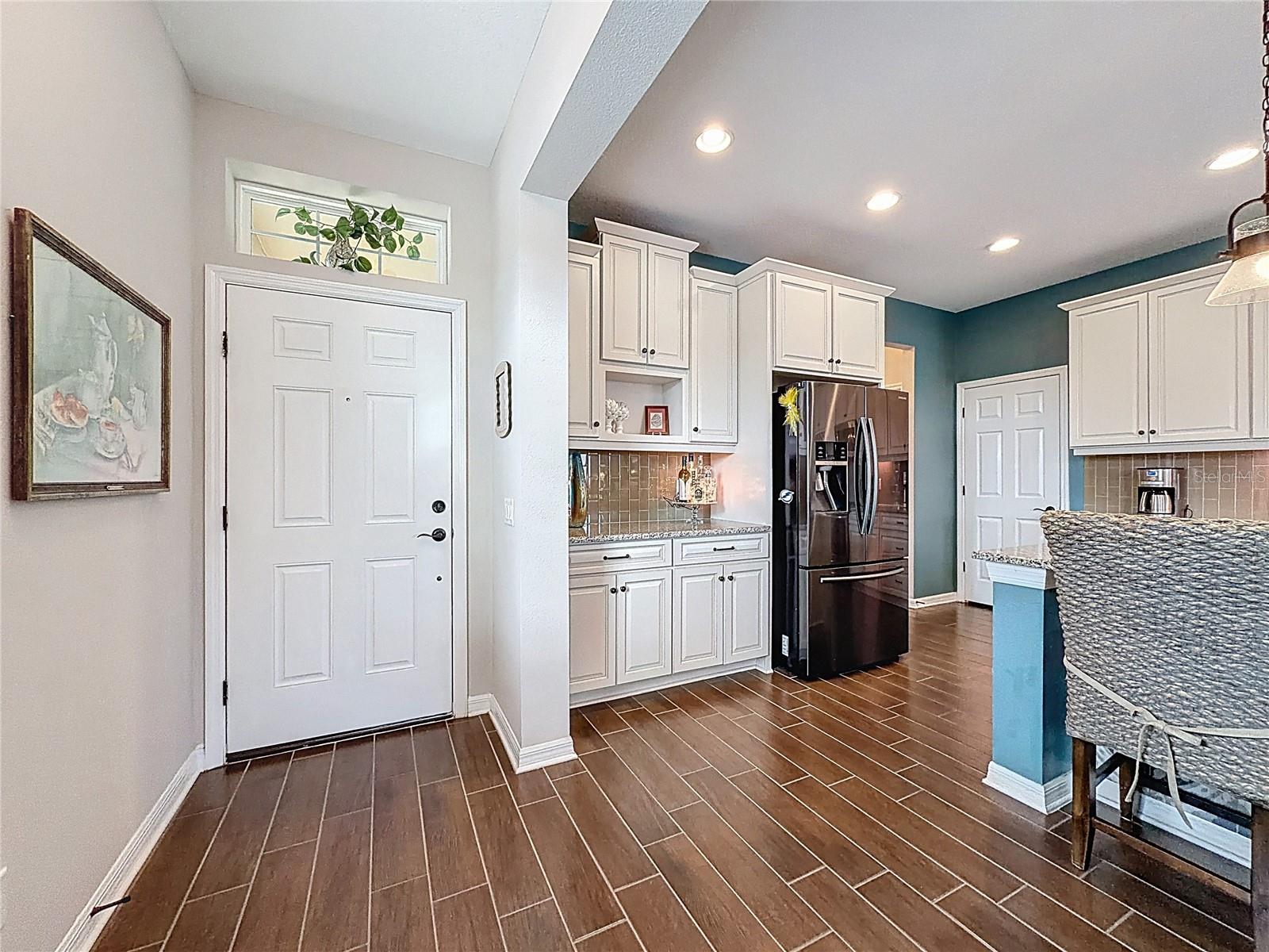 Image 4 of 51 For 1914 Lake Waters Place