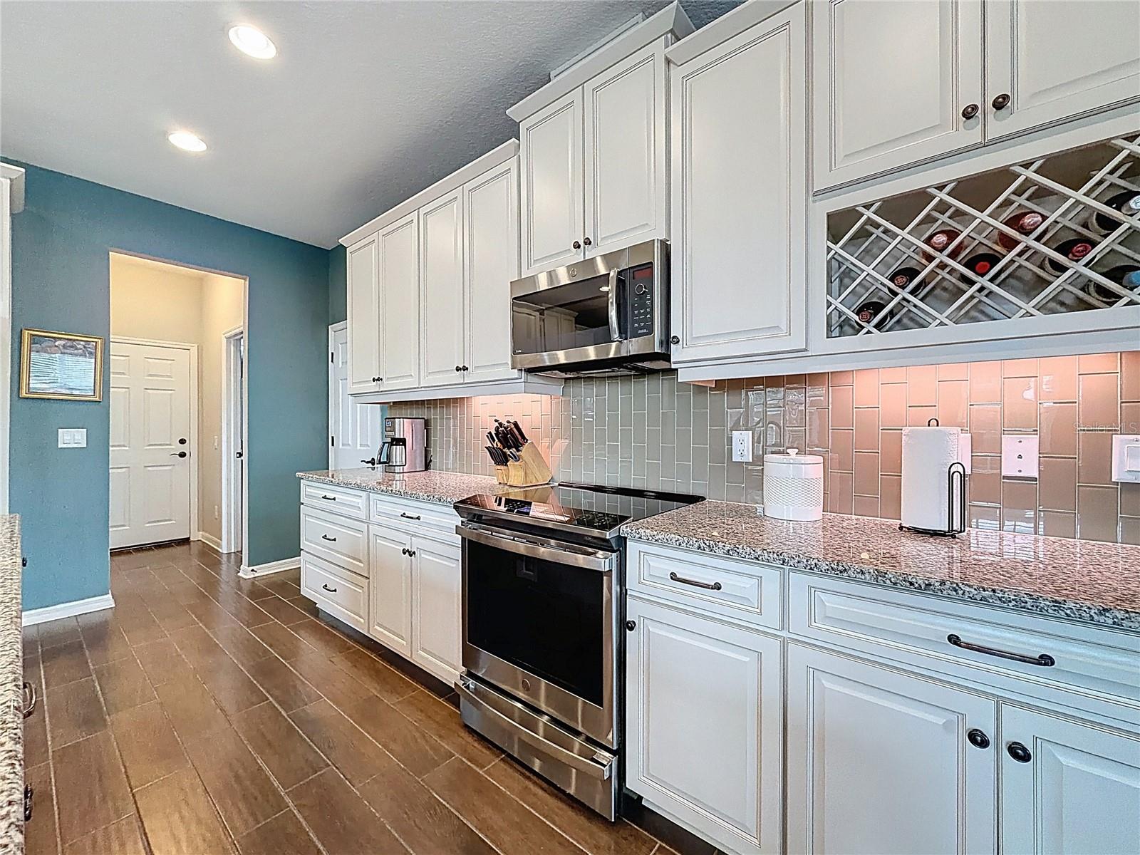 Image 5 of 51 For 1914 Lake Waters Place