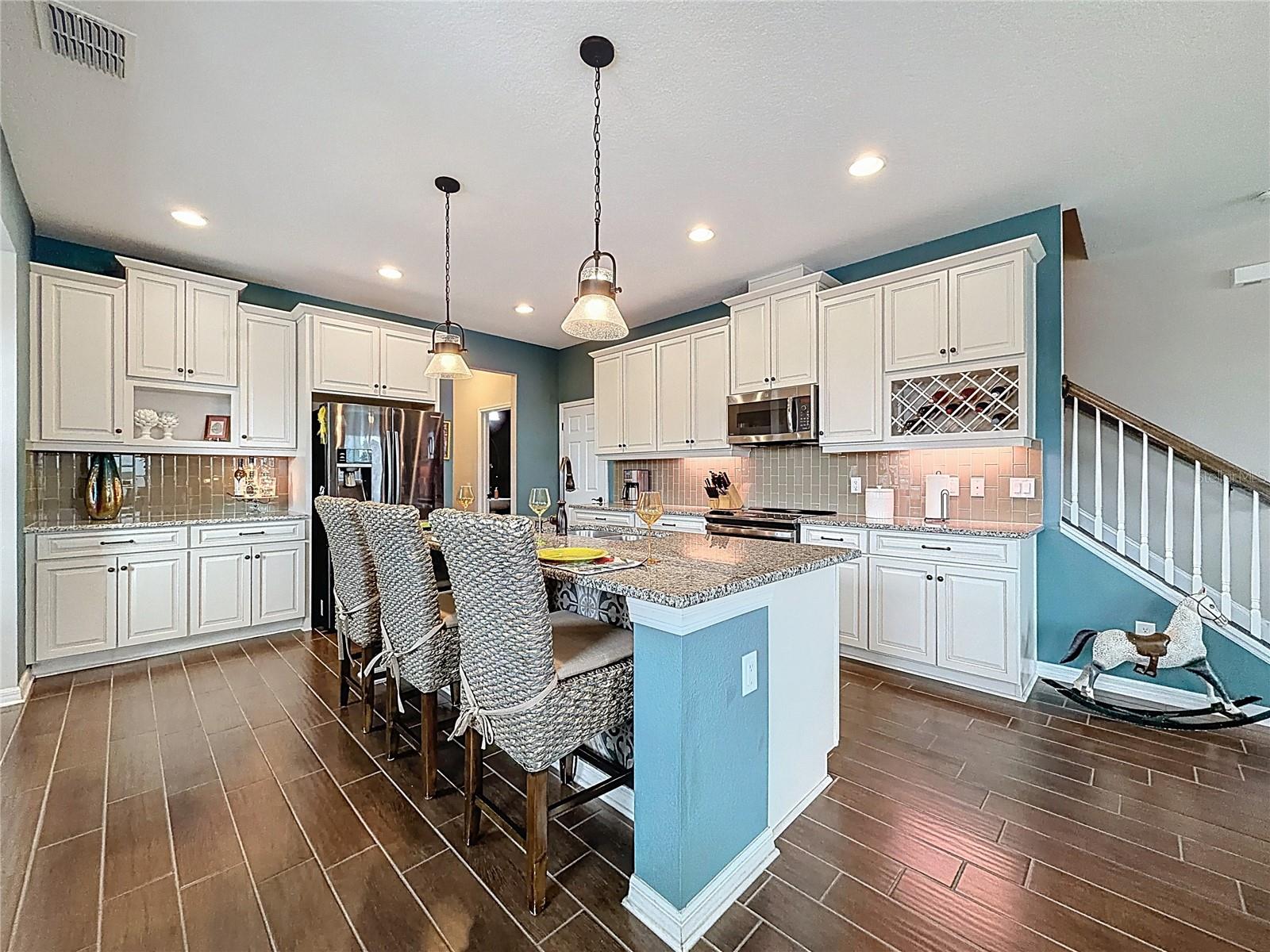 Image 6 of 51 For 1914 Lake Waters Place