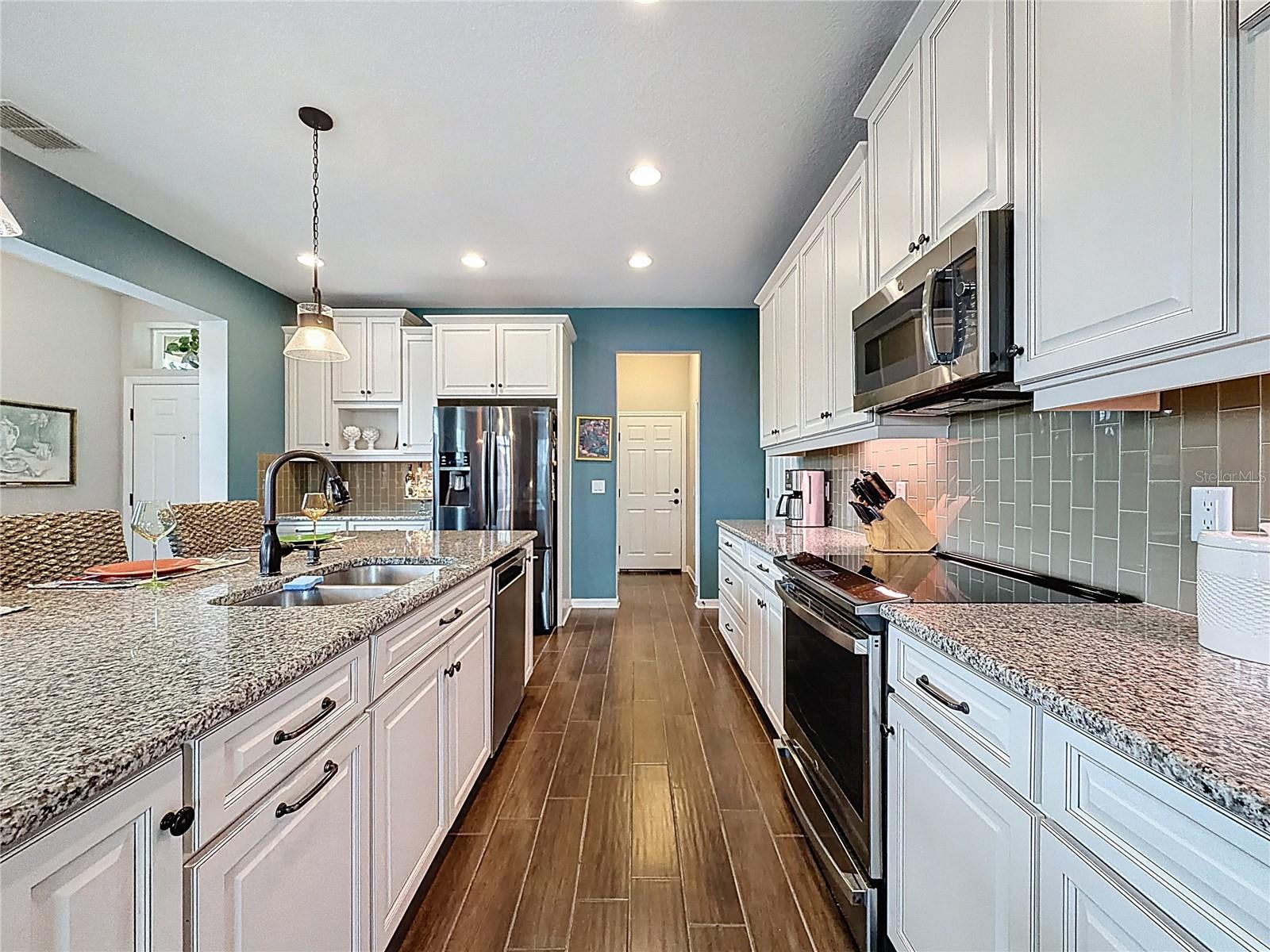 Image 7 of 51 For 1914 Lake Waters Place