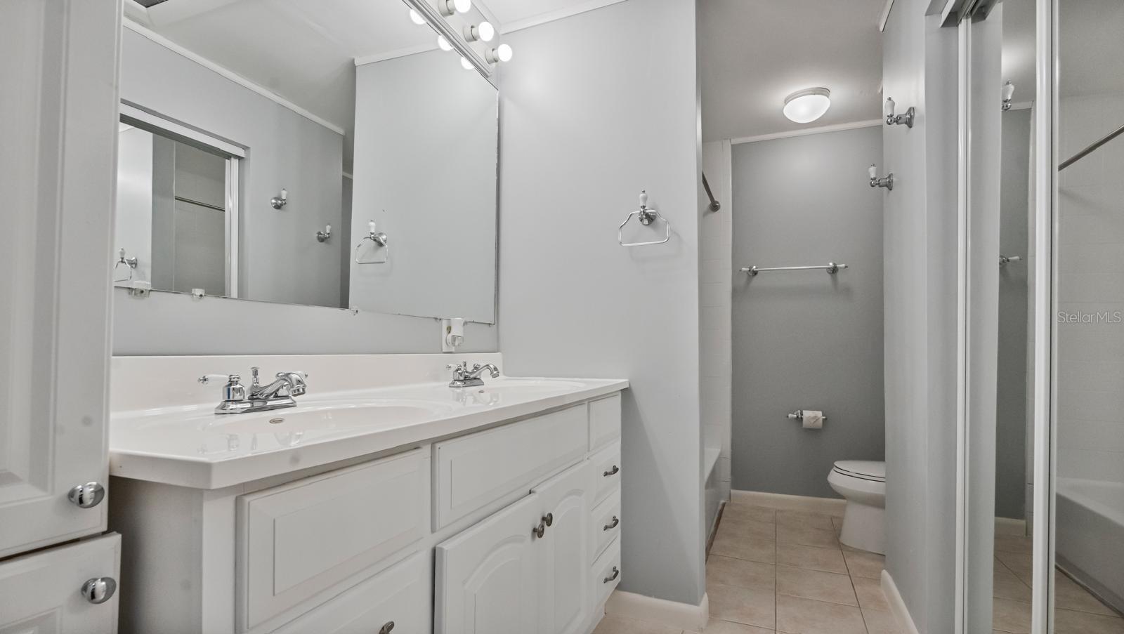 Image 10 of 13 For 11717 Wesson Circle E