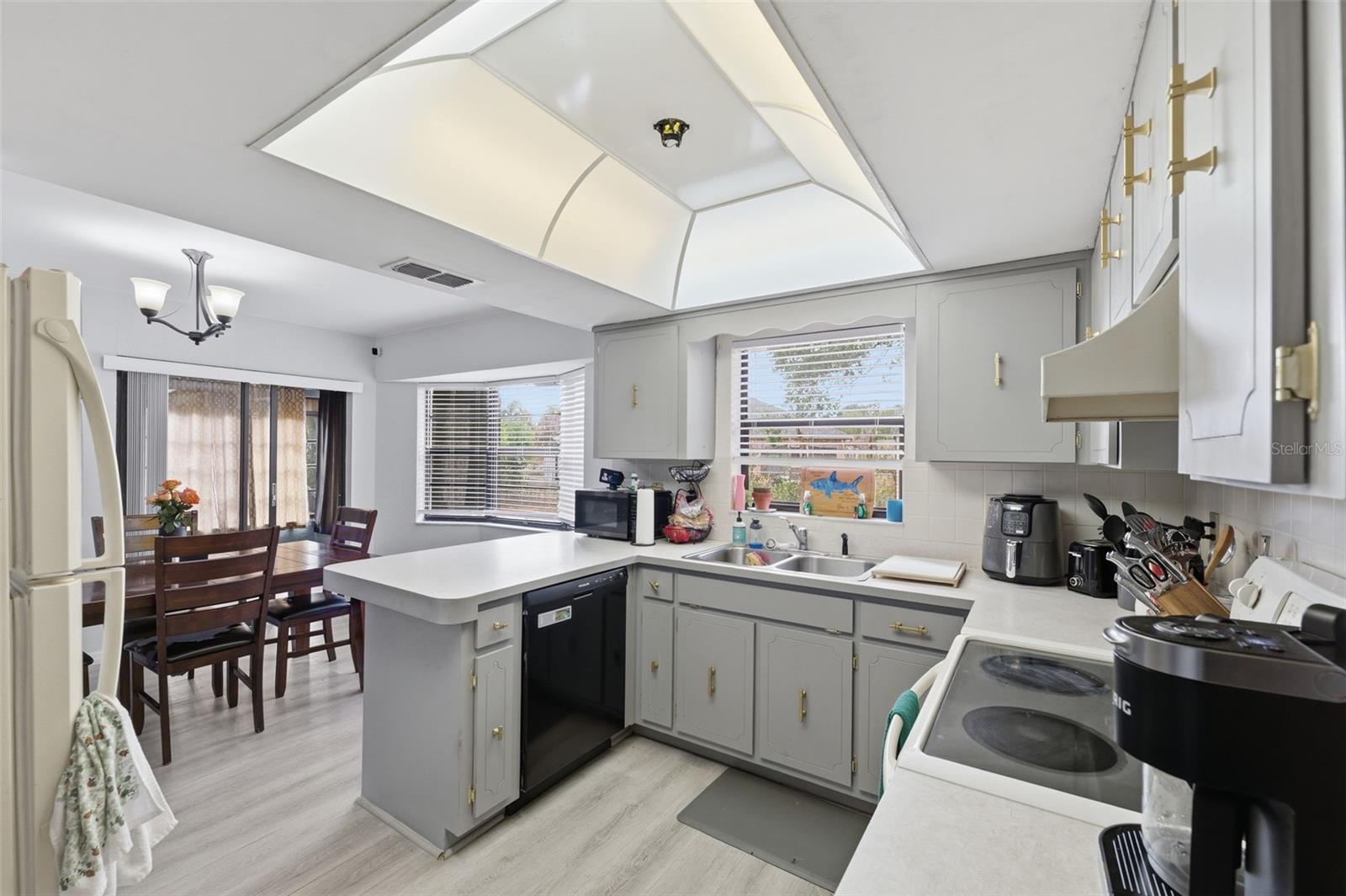 Image 10 of 27 For 9086 Dorsey Street