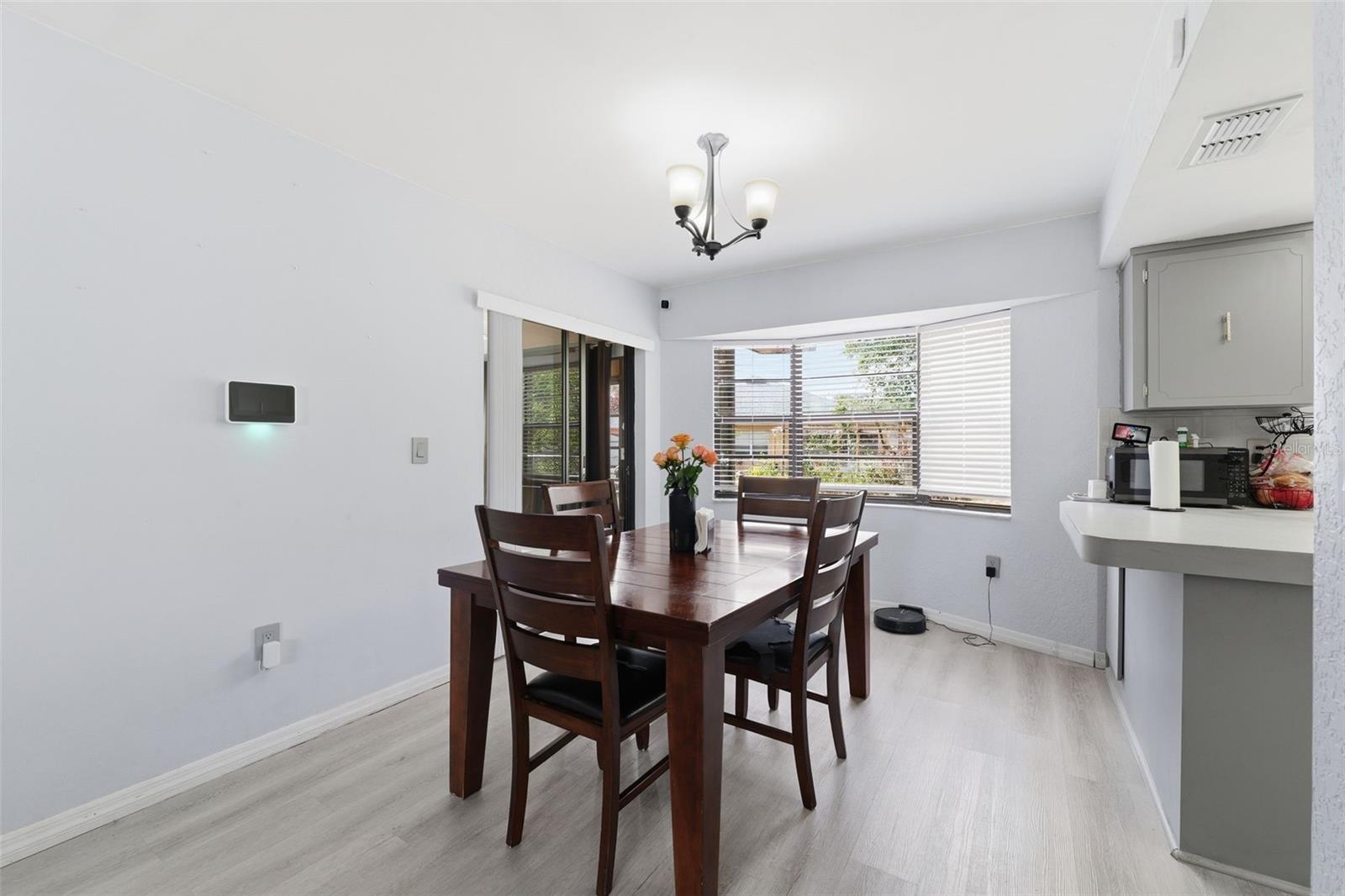 Image 6 of 27 For 9086 Dorsey Street