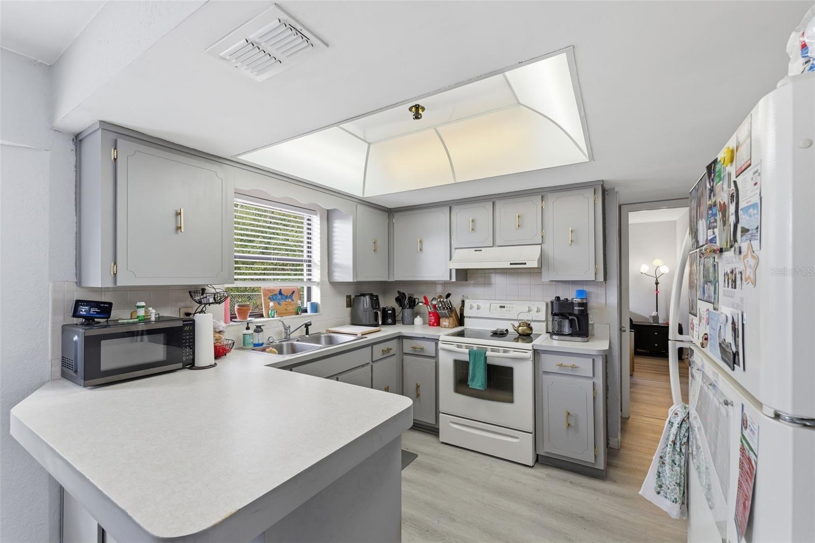 Image 9 of 27 For 9086 Dorsey Street