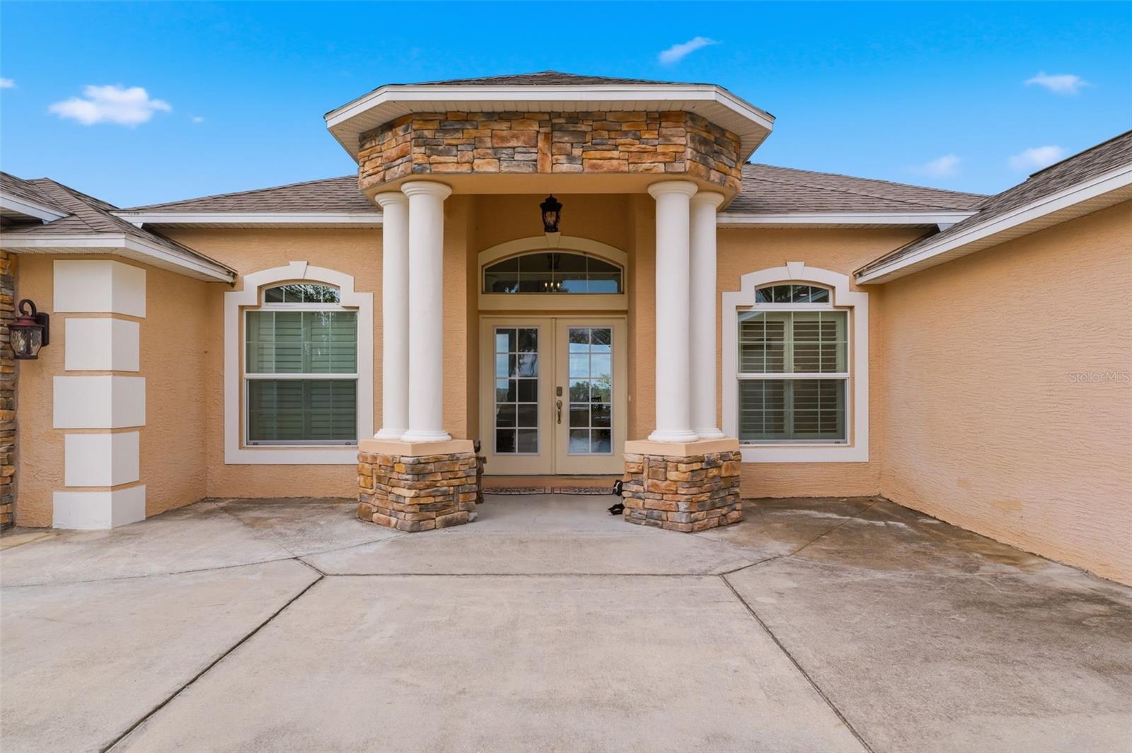 Image 3 of 55 For 27001 Baxter Street