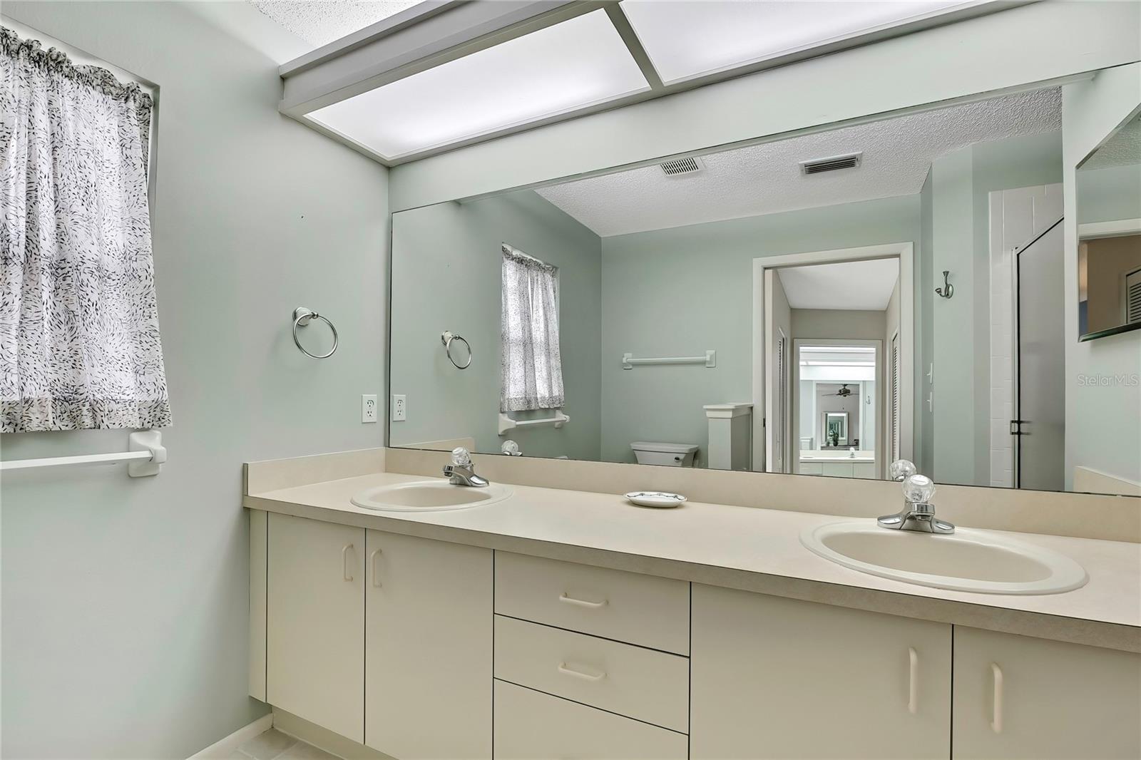 Image 21 of 57 For 8015 Hidden Hills Drive