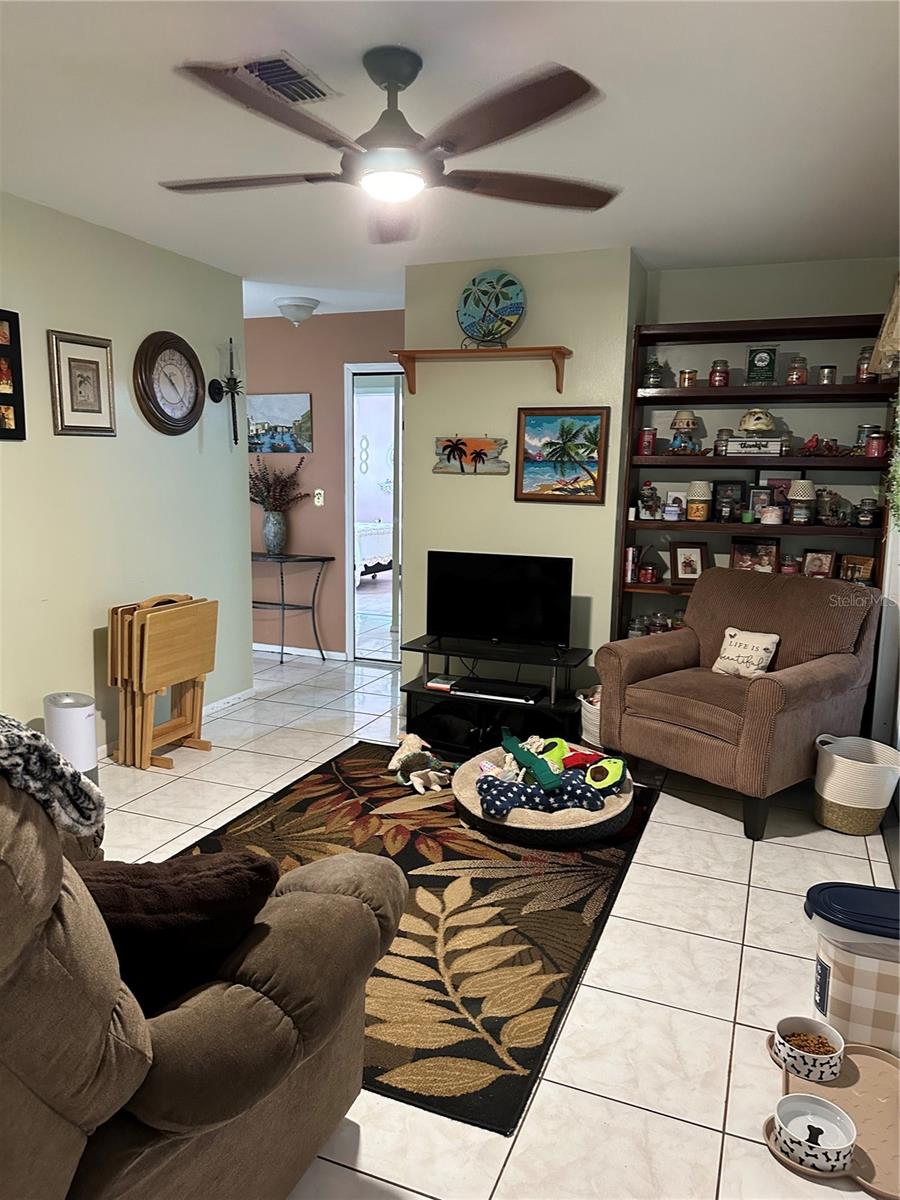 Image 13 of 23 For 1427 Amy Circle