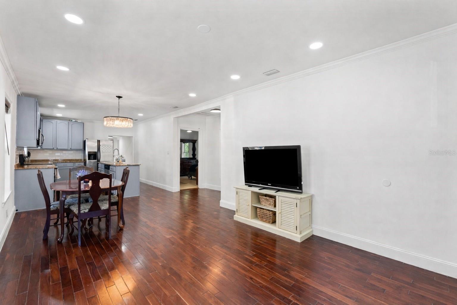 Listing photo id 8 for 3711 12th Street