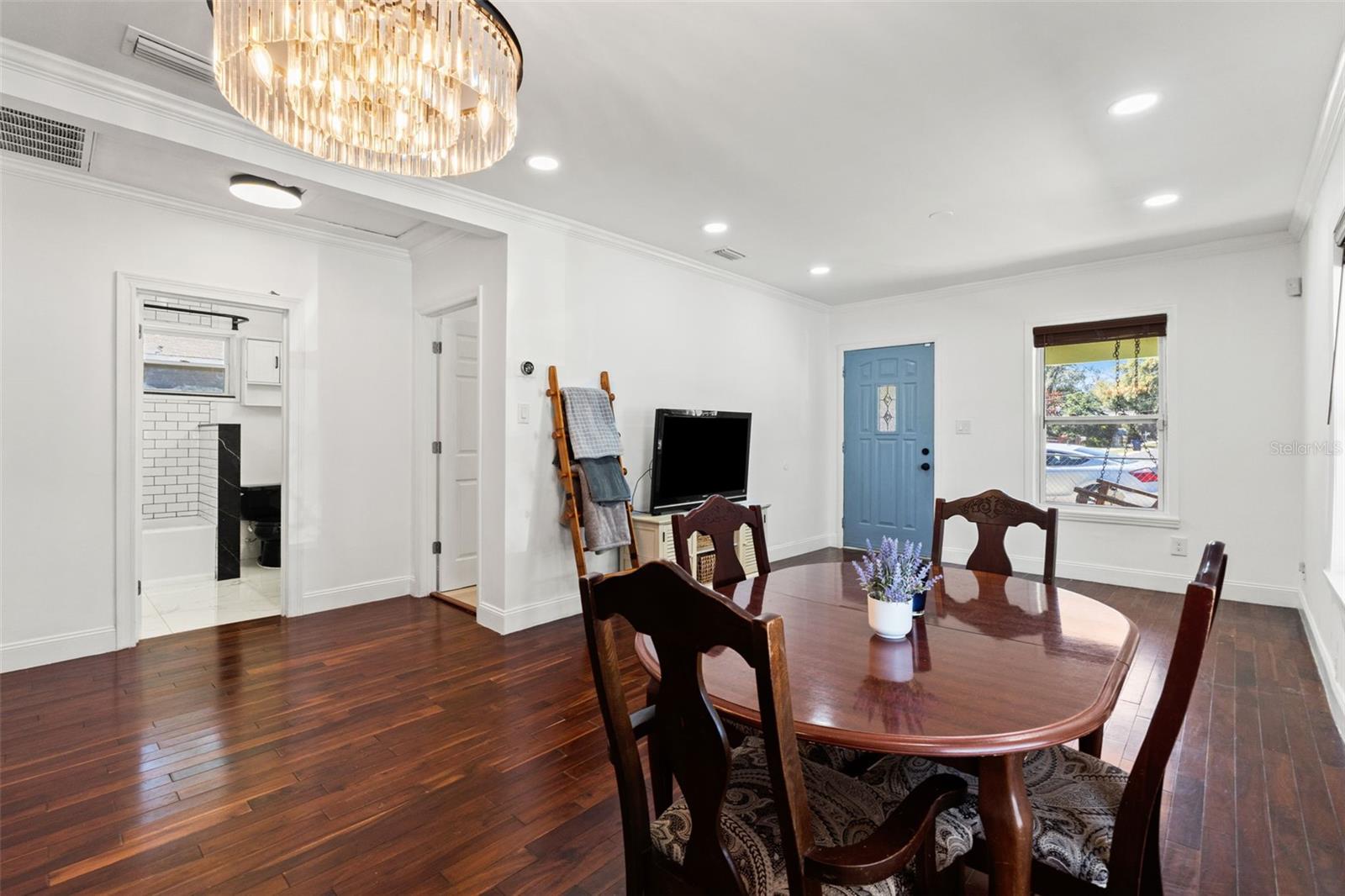 Listing photo id 12 for 3711 12th Street